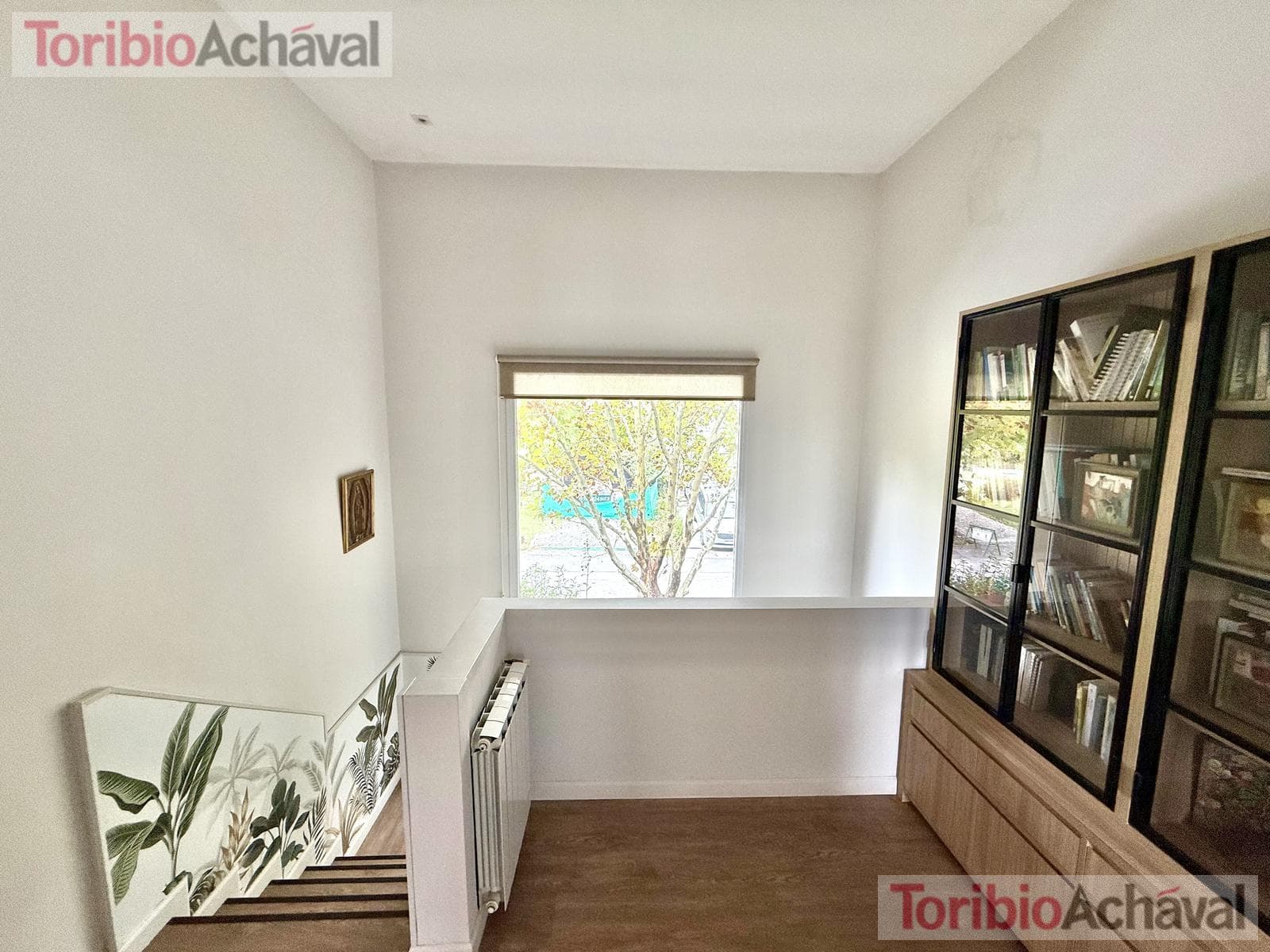 House for sale in the Laguna Del Sol neighborhood, in impeccable condition, with lake views