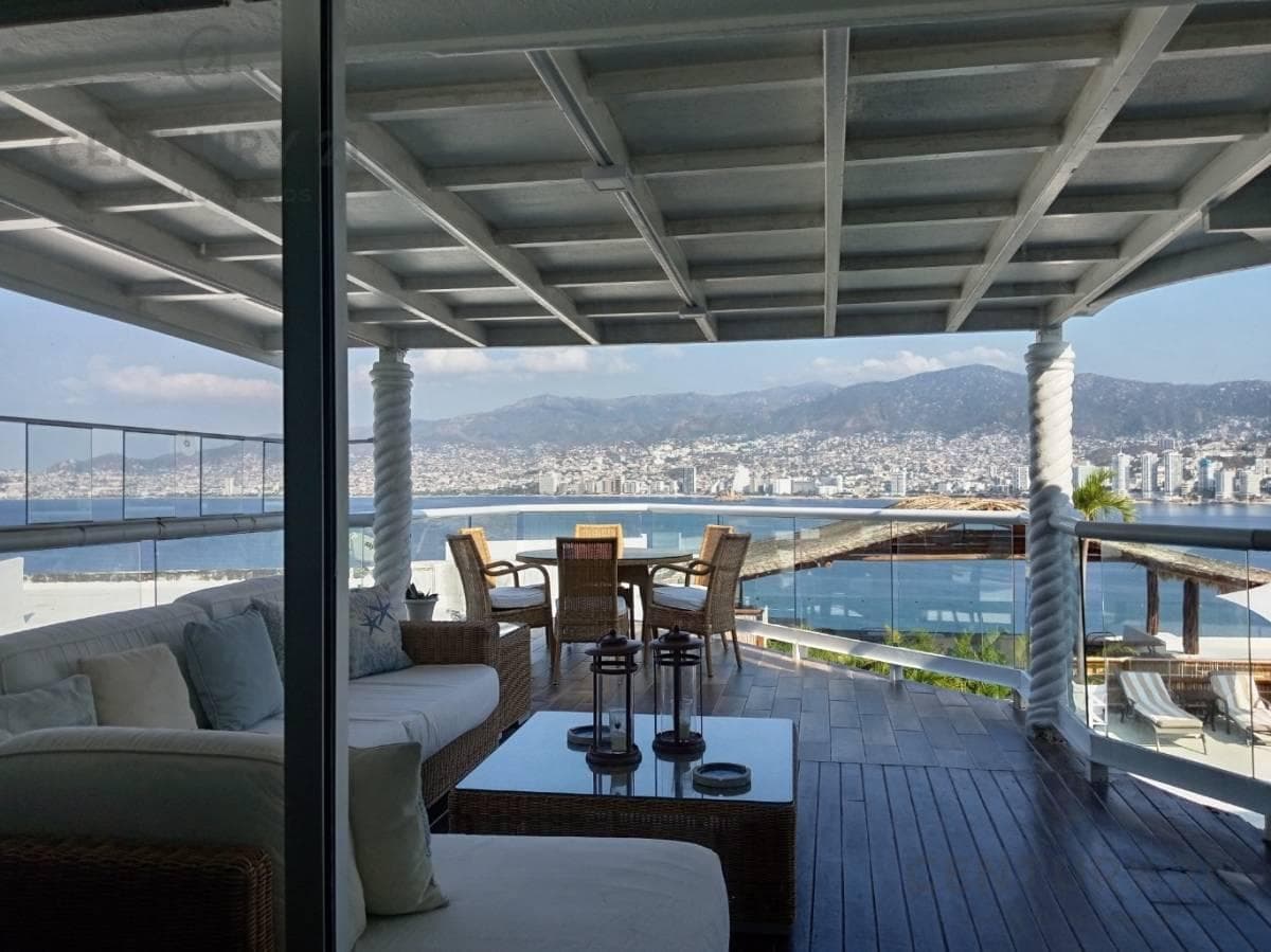 House for Sale in the Brisas Guitarrón Subdivision, Acapulco, Gro.