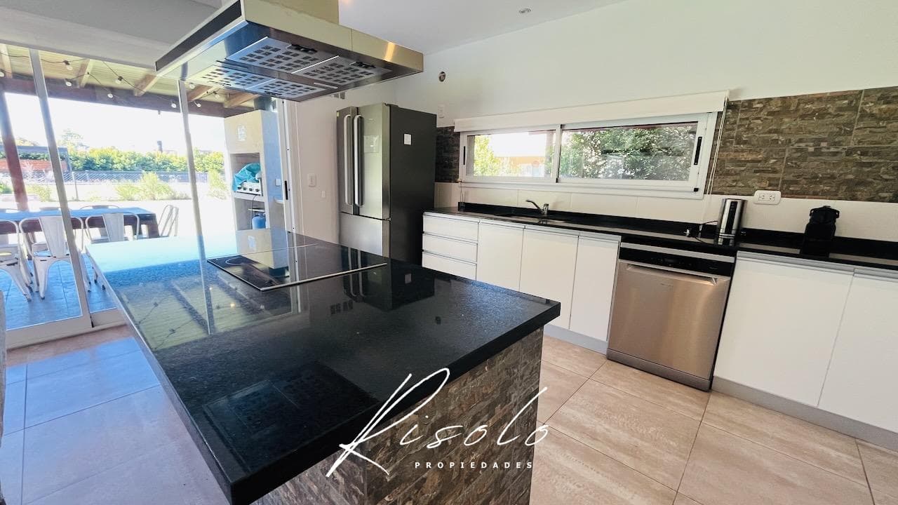 House for Rent, Furnished. Pool, 3 bedrooms. Office. Gated Community, Escobar