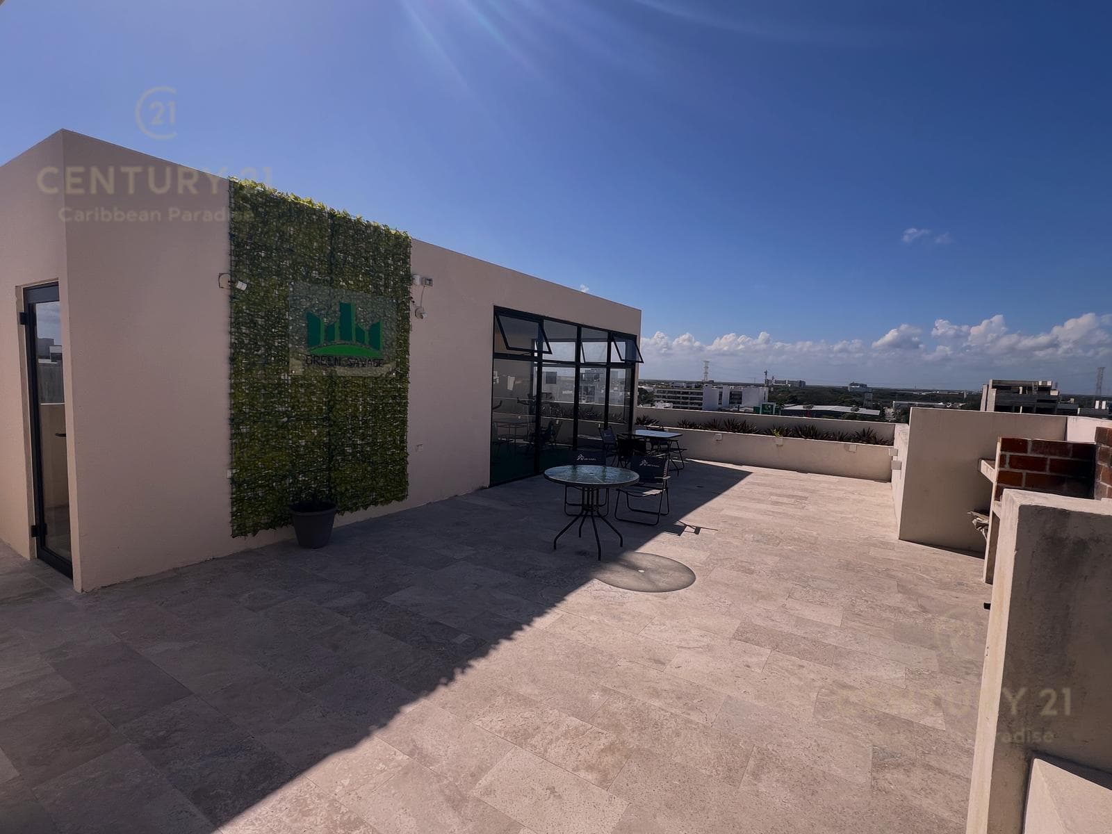 Studio for sale in a prime location, just a few steps from Avenida 10 in Playa del Carmen P4551