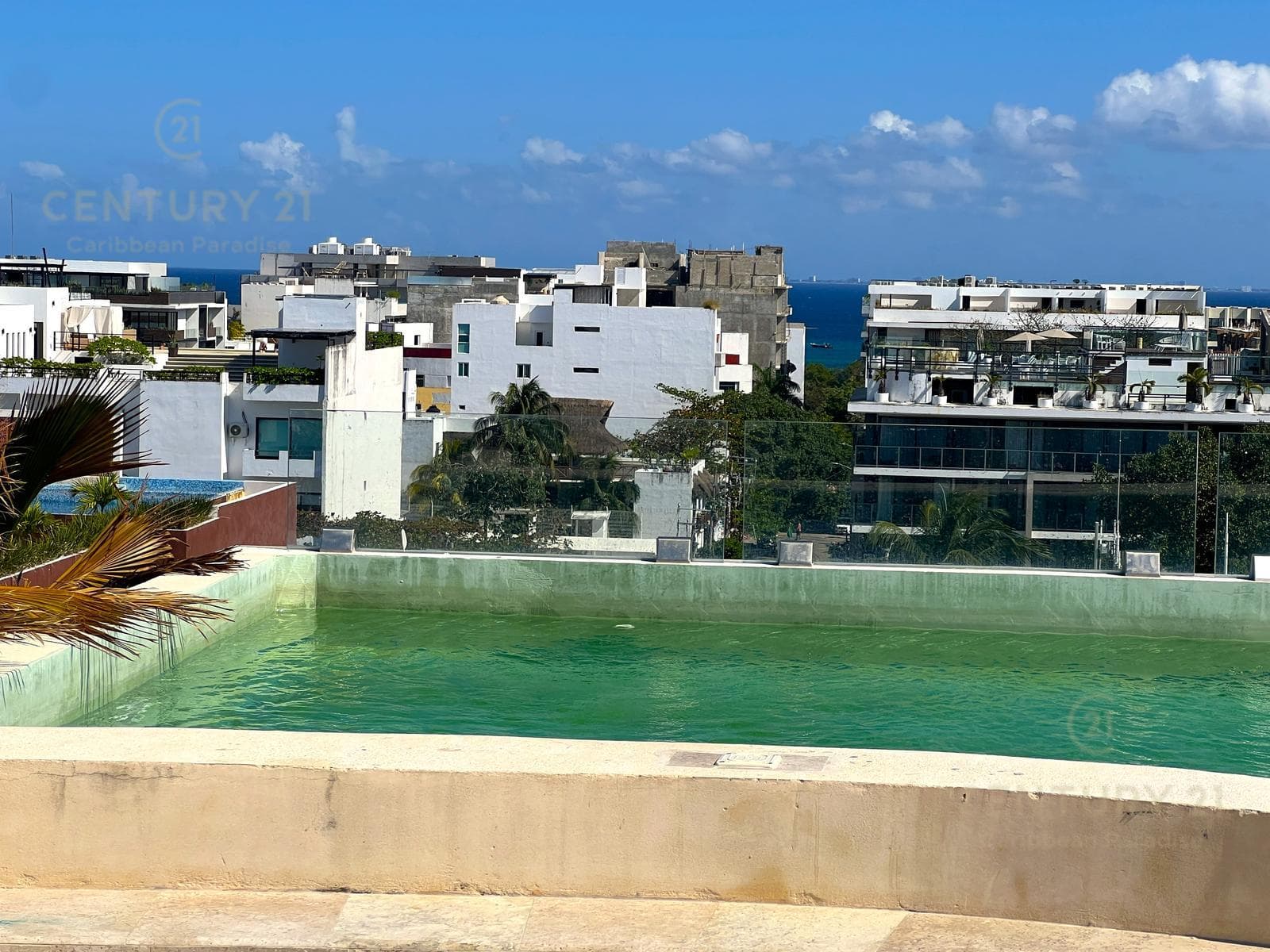 Studio for sale in a prime location, just a few steps from Avenida 10 in Playa del Carmen P4551