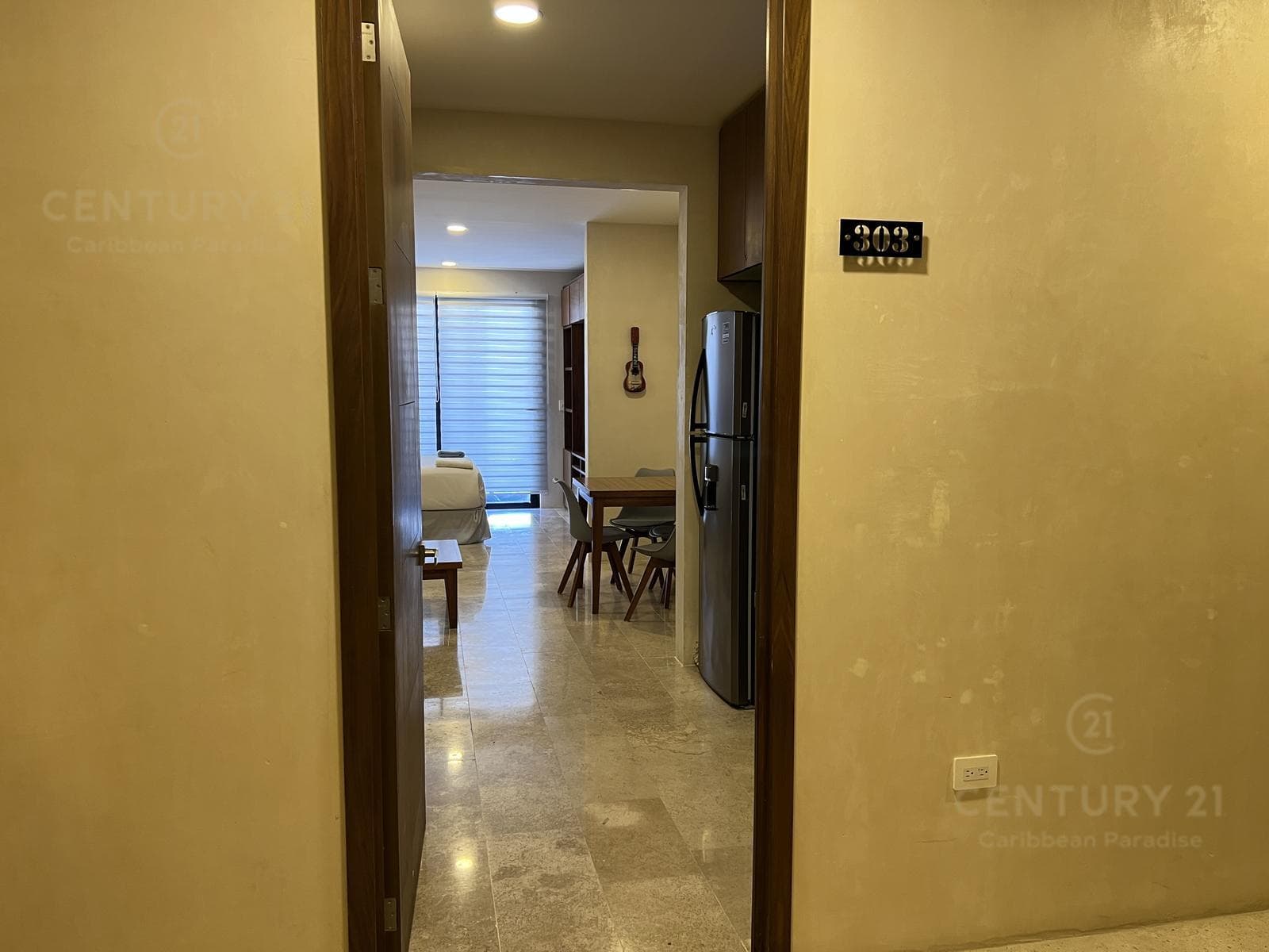 Studio for sale in a prime location, just a few steps from Avenida 10 in Playa del Carmen P4551
