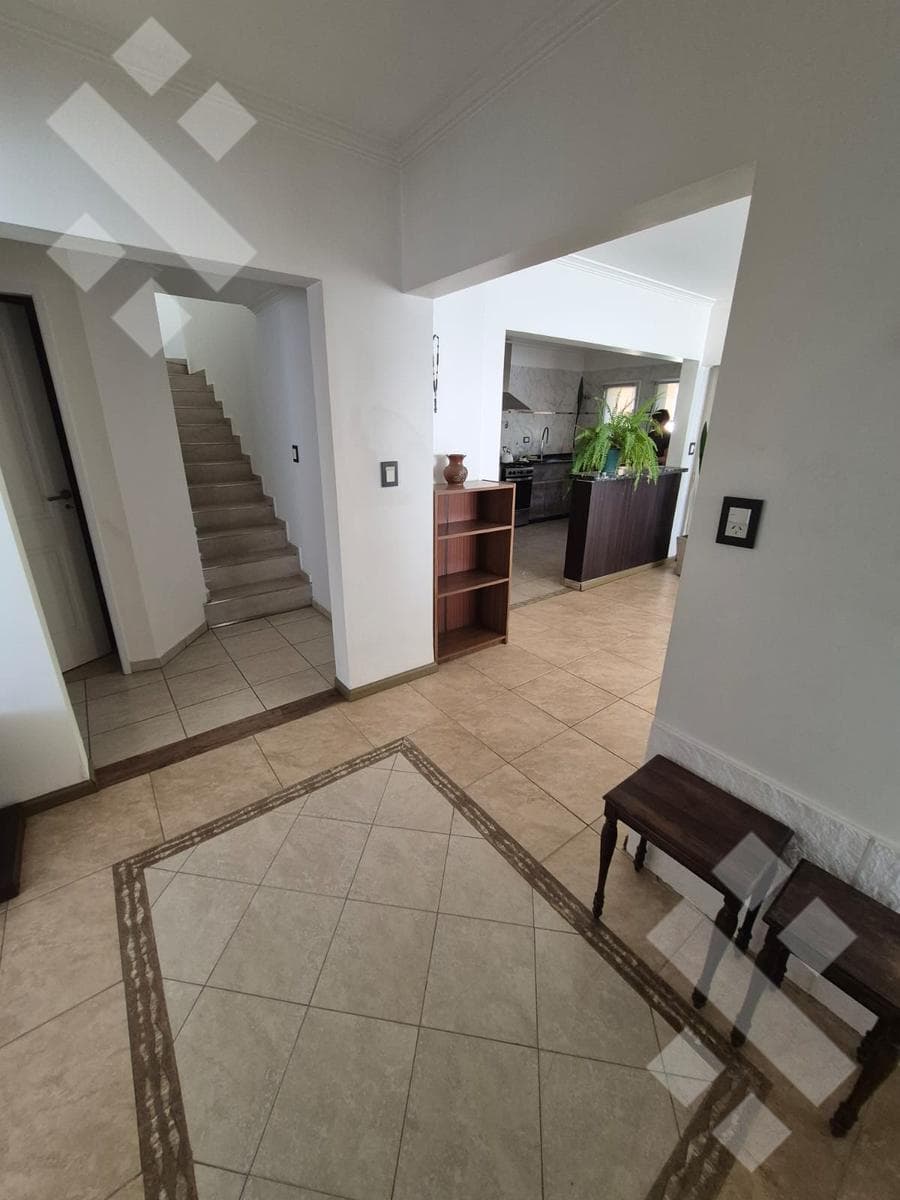 3-Bedroom House in the 12 de Septiembre Neighborhood, Parque