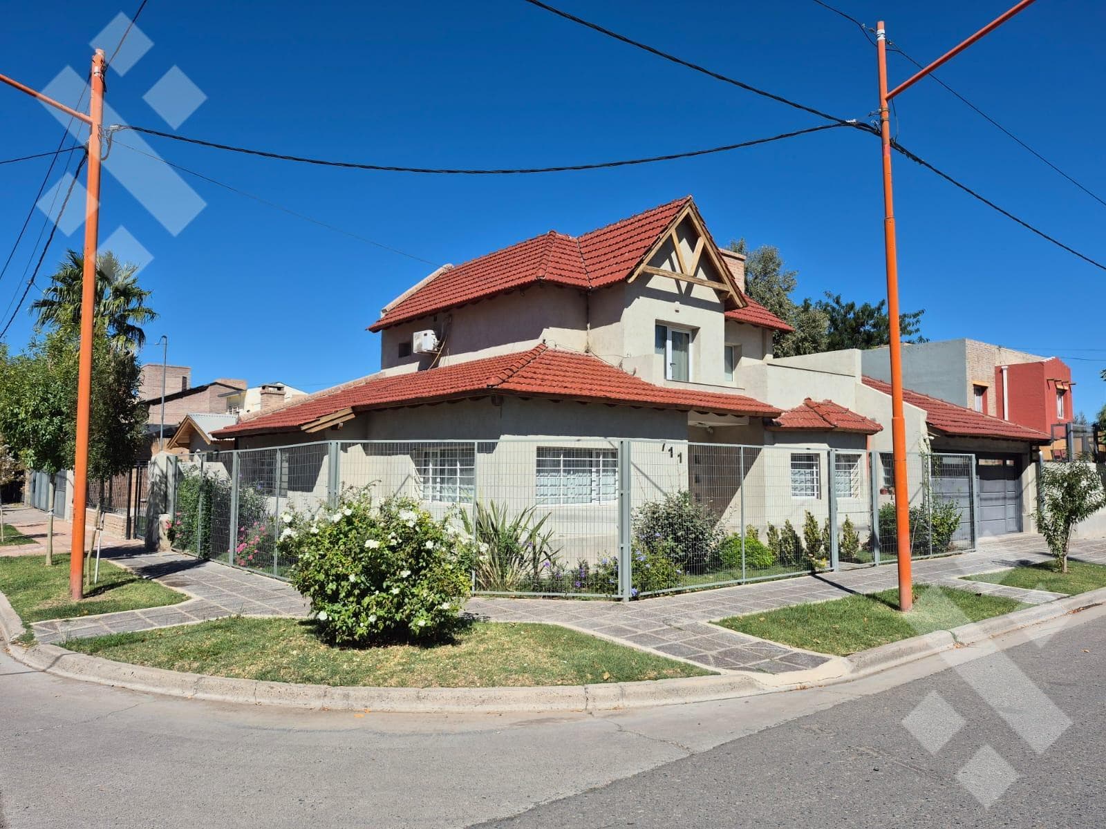 3-Bedroom House in the 12 de Septiembre Neighborhood, Parque