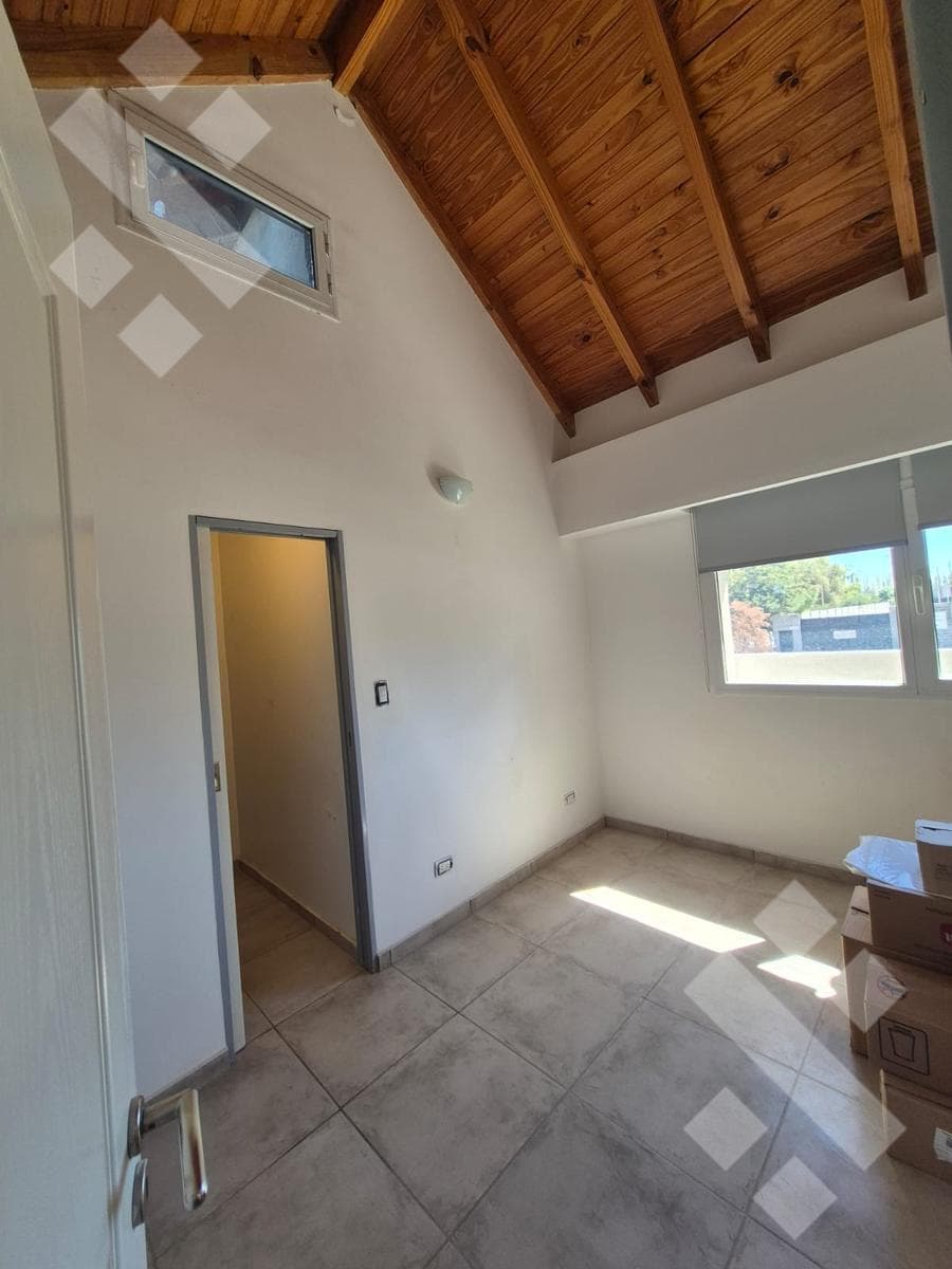 3-Bedroom House in the 12 de Septiembre Neighborhood, Parque