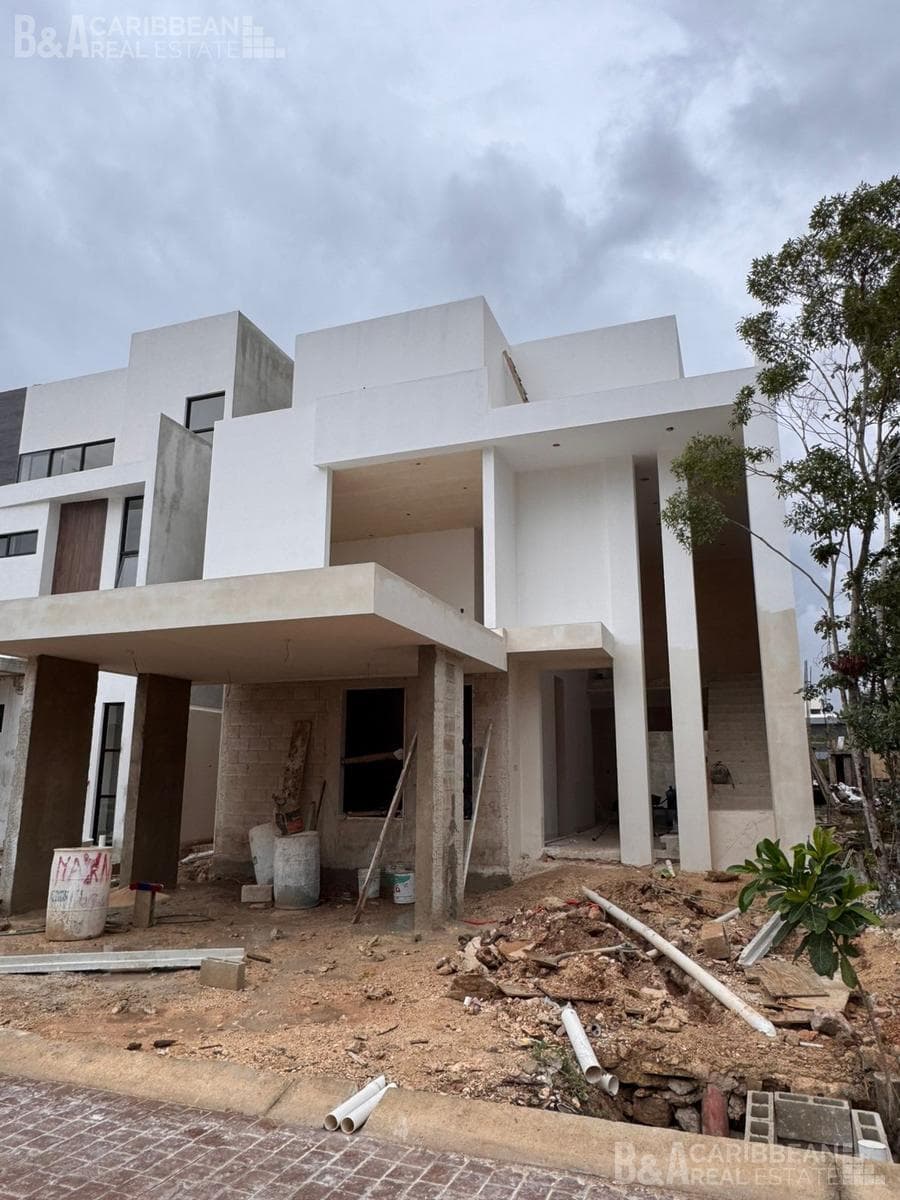 House for Sale in Residencial Via Cumbres, Cancún
