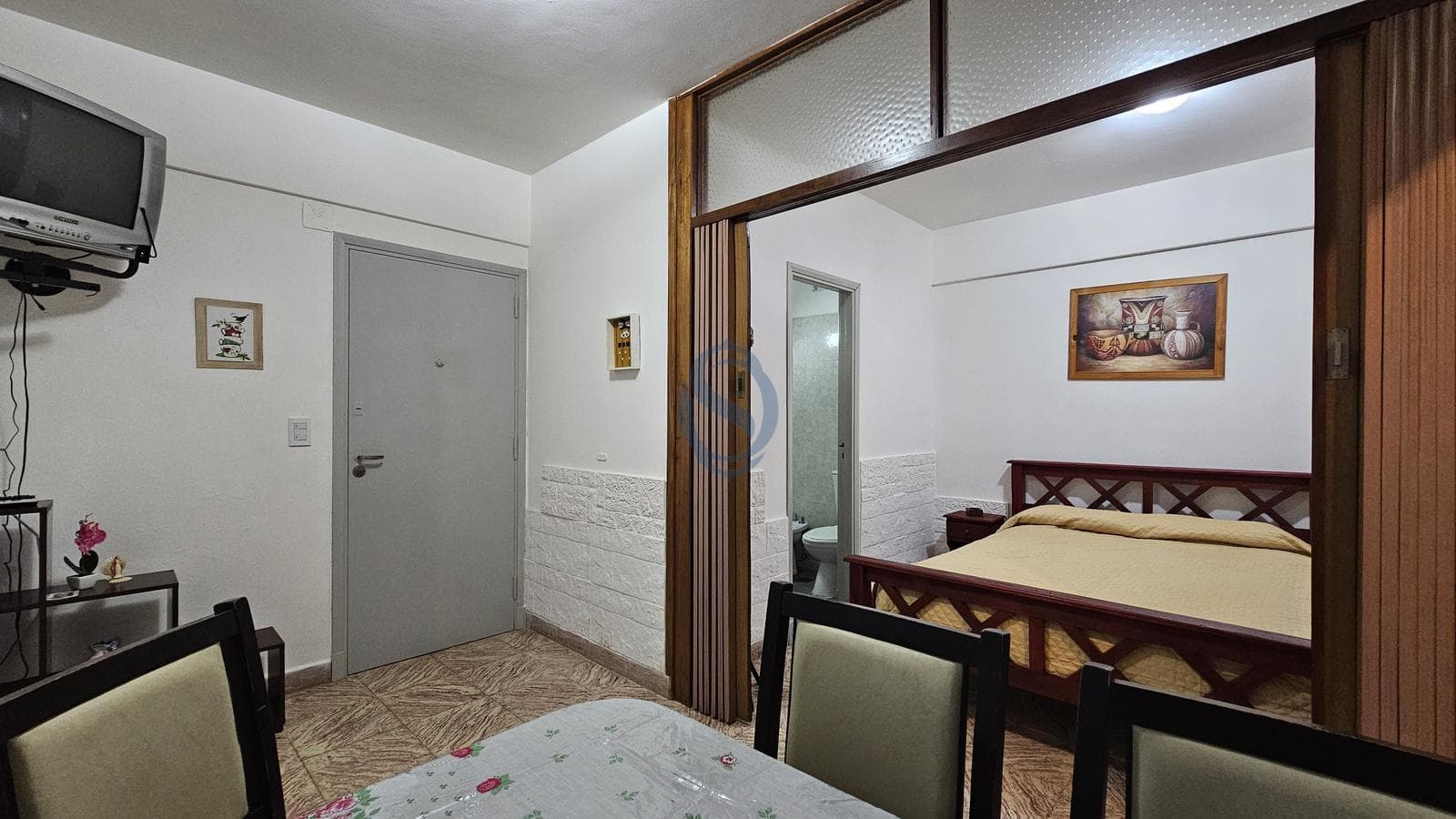 For Sale: Interior Studio Apartment with Amenities in Downtown, Plaza Colón