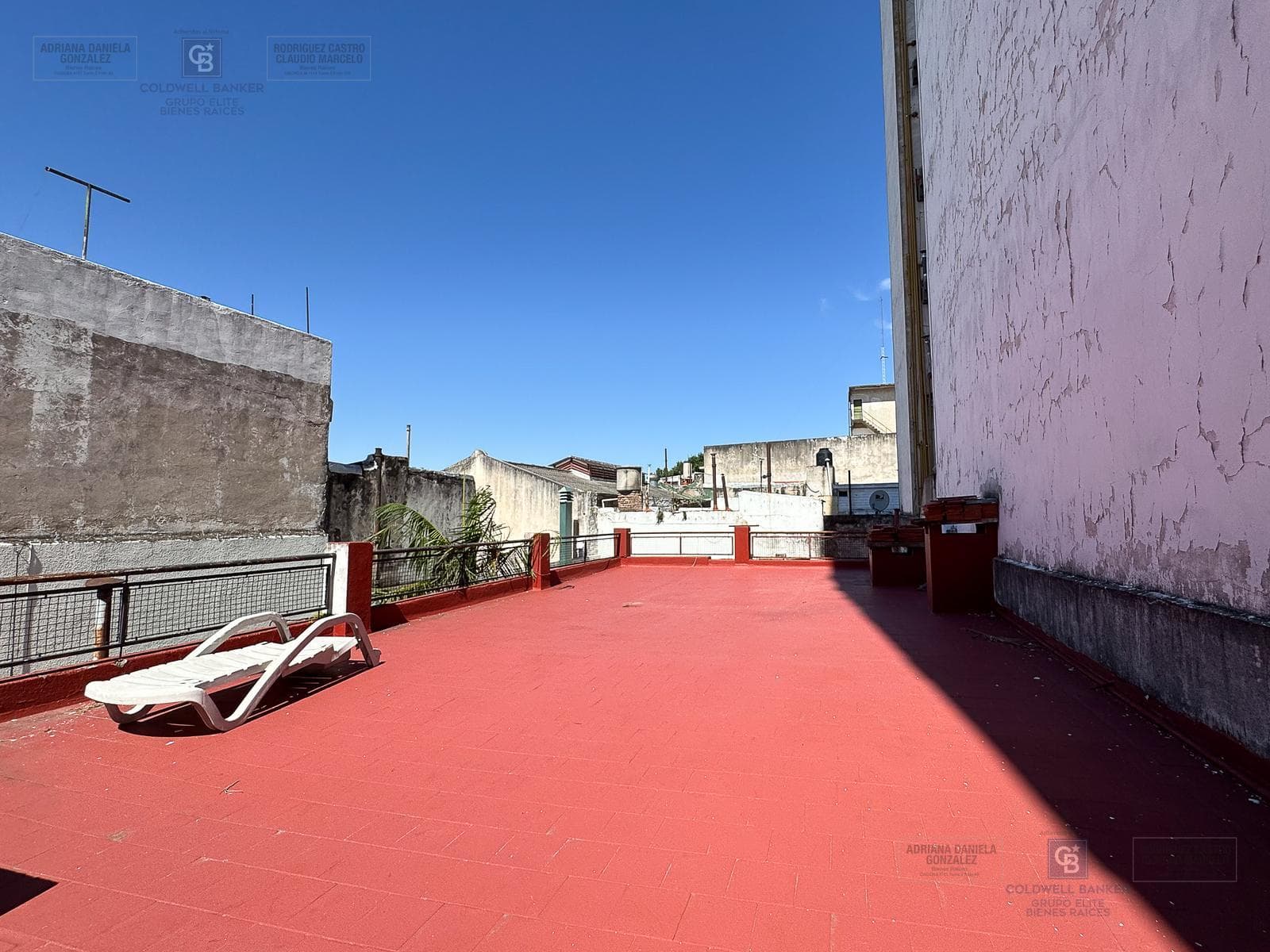 Property for sale in Paternal: 1,500 m² of saleable area