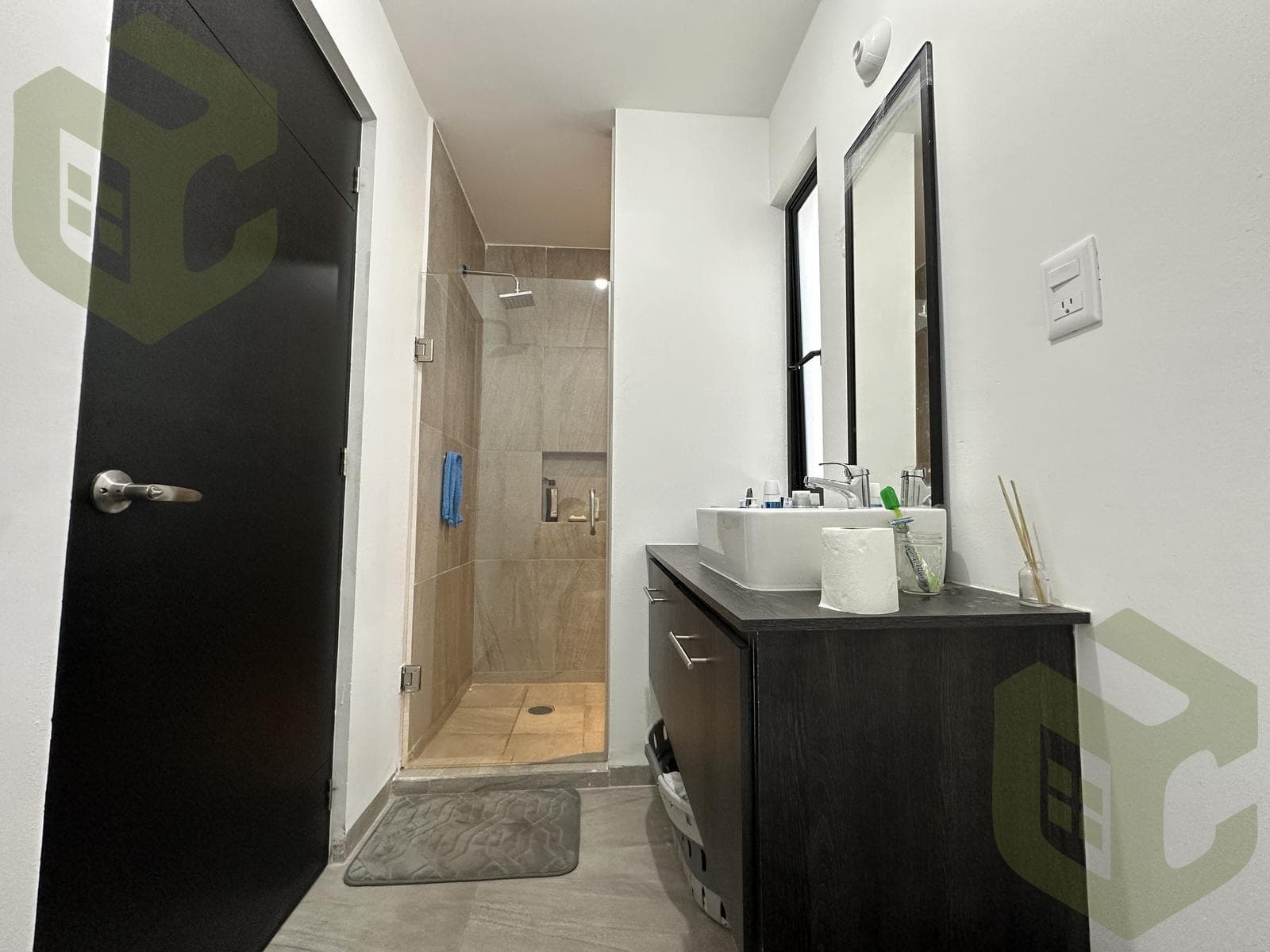 GROUND FLOOR WITH 1 BEDROOM