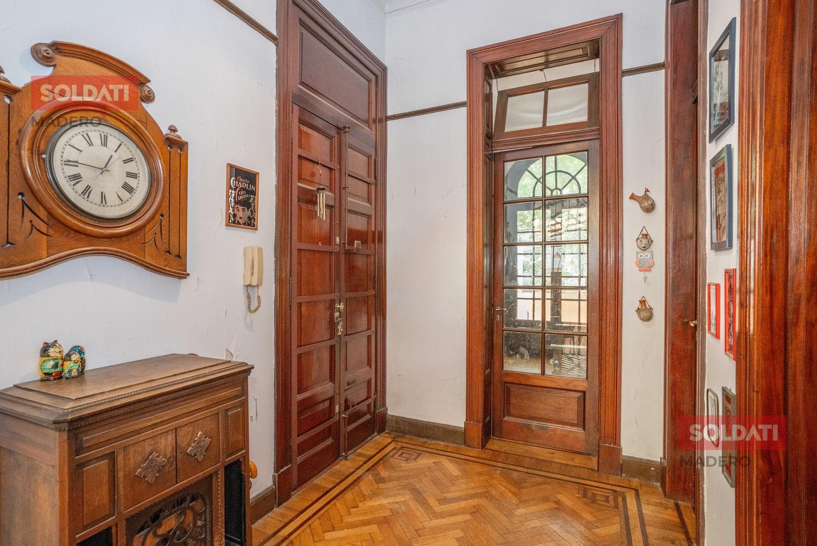 5-ROOM APARTMENT FOR SALE IN ALMAGRO WITH 2 PATIOS AND A BALCONY; QUALIFIES FOR A LOAN