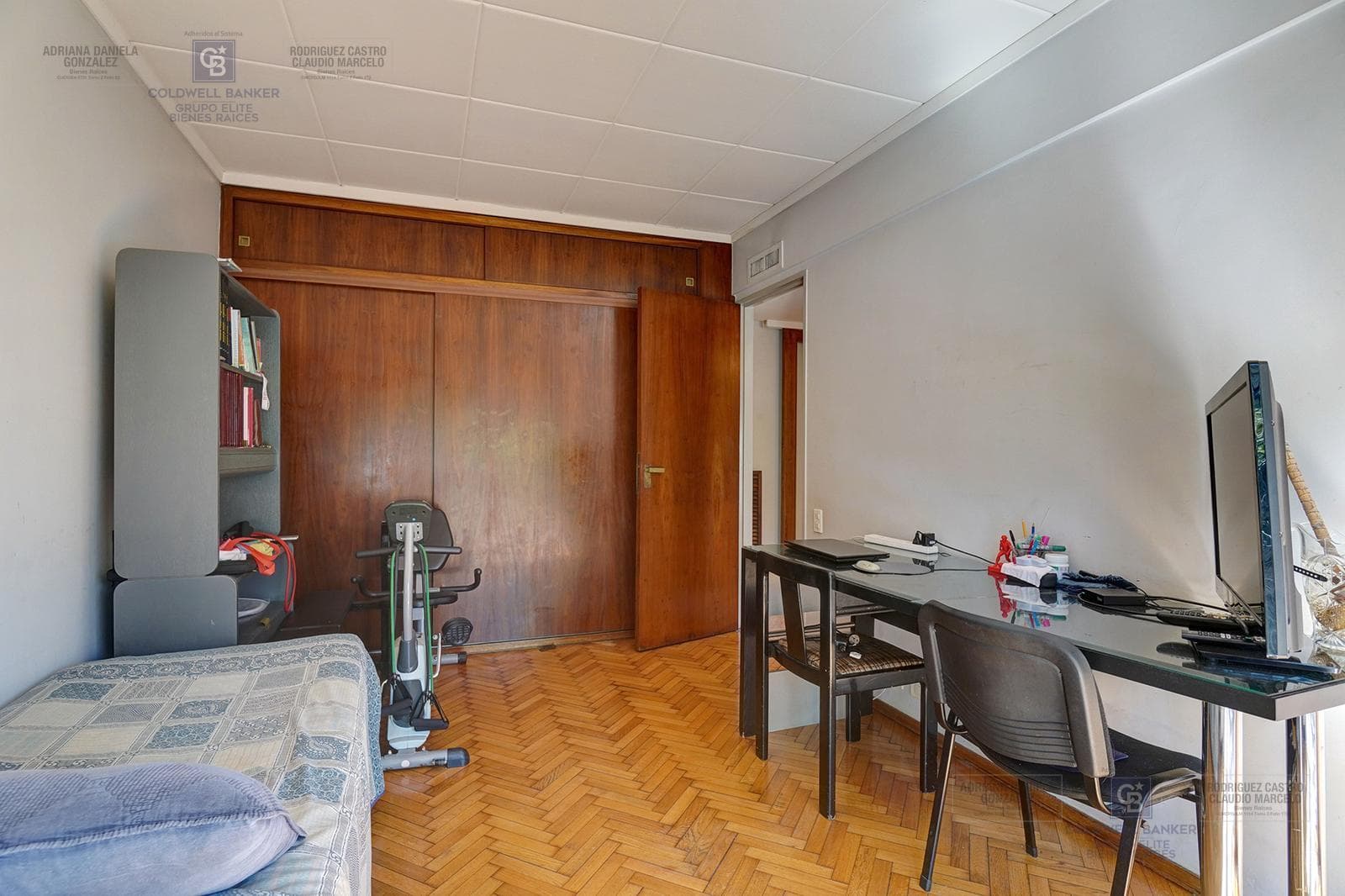FOR SALE: 5-ROOM HOUSE-STYLE APARTMENT WITH STAFF QUARTERS, BOEDO AREA