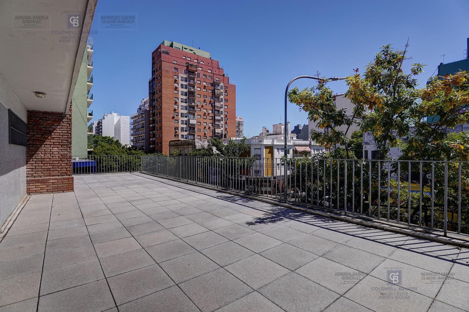 FOR SALE: 5-ROOM HOUSE-STYLE APARTMENT WITH STAFF QUARTERS, BOEDO AREA