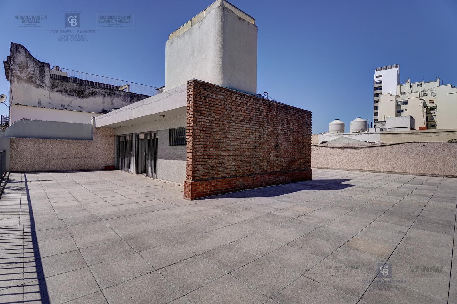 FOR SALE: 5-ROOM HOUSE-STYLE APARTMENT WITH STAFF QUARTERS, BOEDO AREA