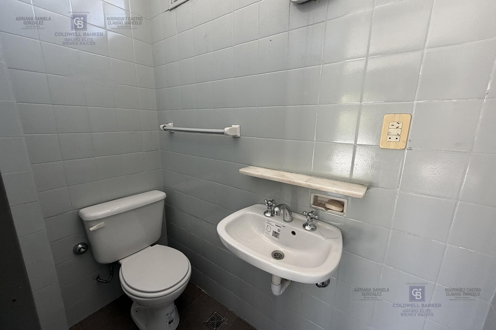 FOR SALE: 5-ROOM HOUSE-STYLE APARTMENT WITH STAFF QUARTERS, BOEDO AREA