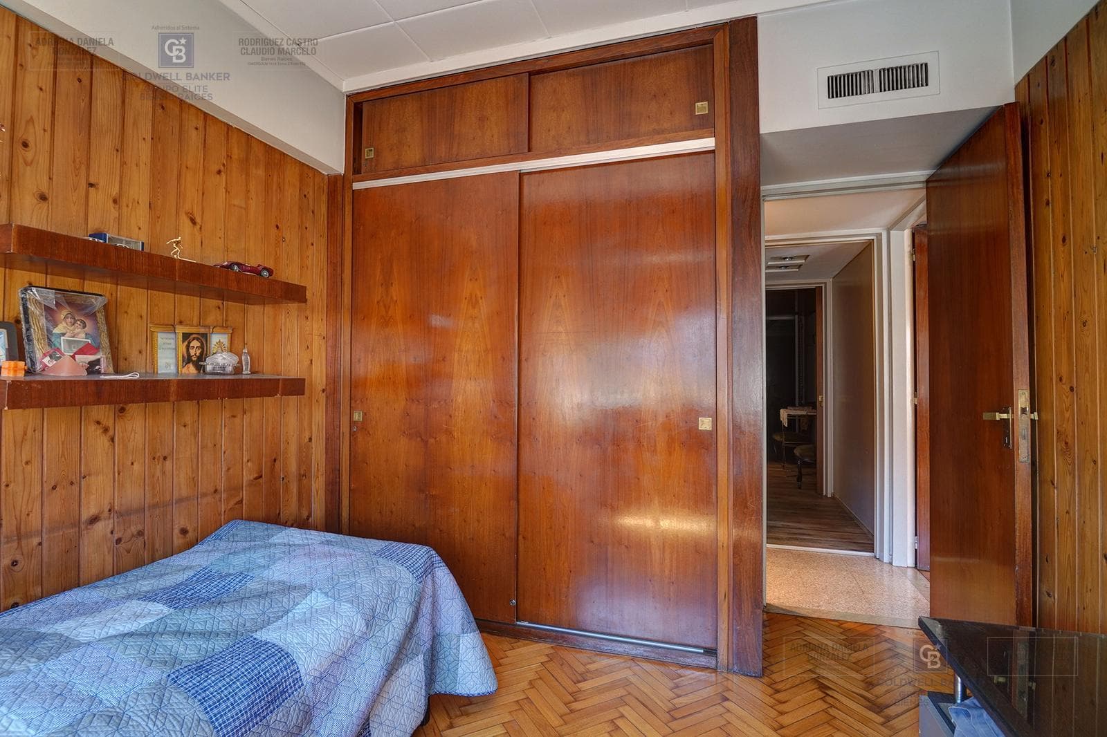 FOR SALE: 5-ROOM HOUSE-STYLE APARTMENT WITH STAFF QUARTERS, BOEDO AREA