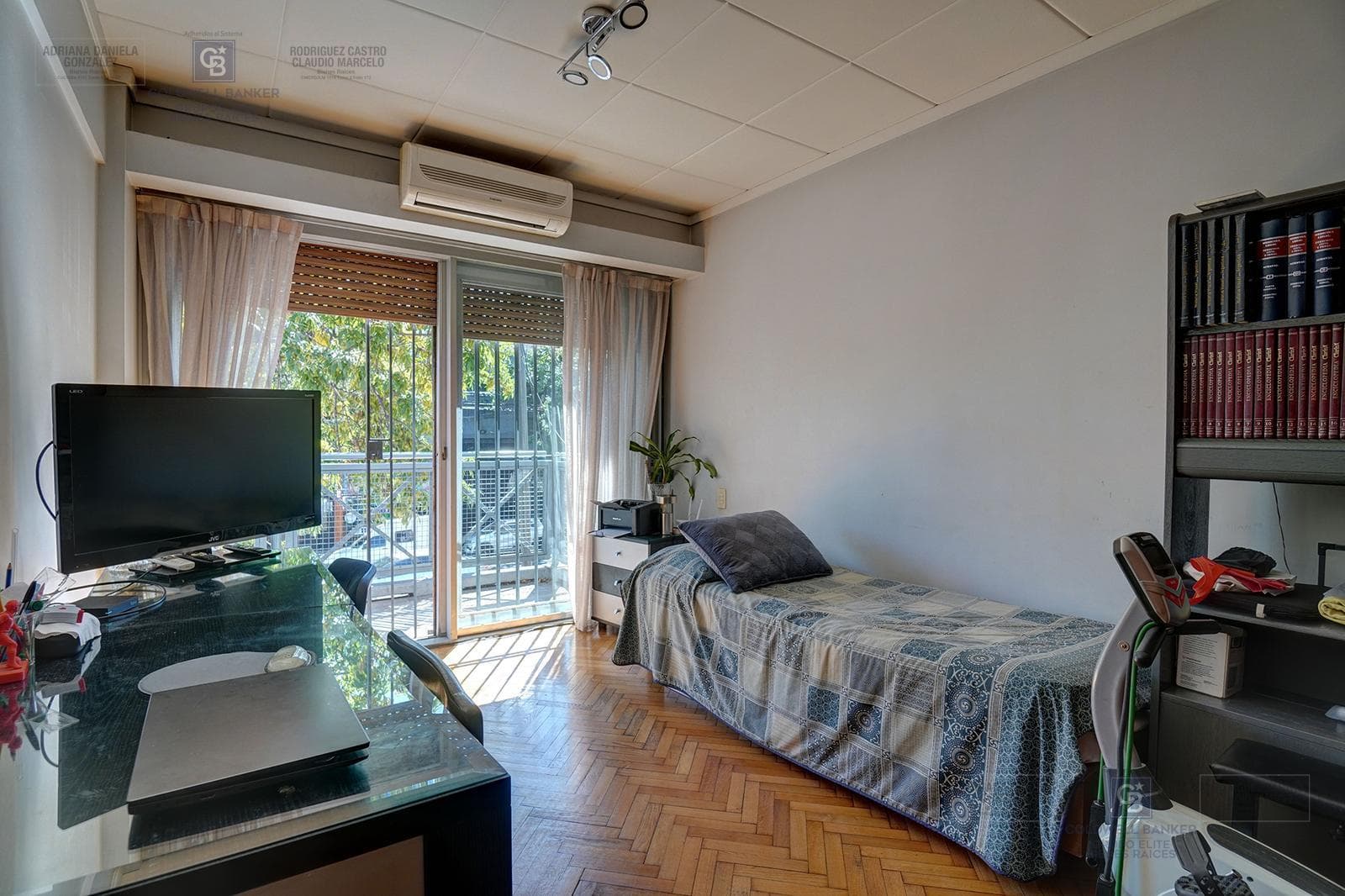 FOR SALE: 5-ROOM HOUSE-STYLE APARTMENT WITH STAFF QUARTERS, BOEDO AREA