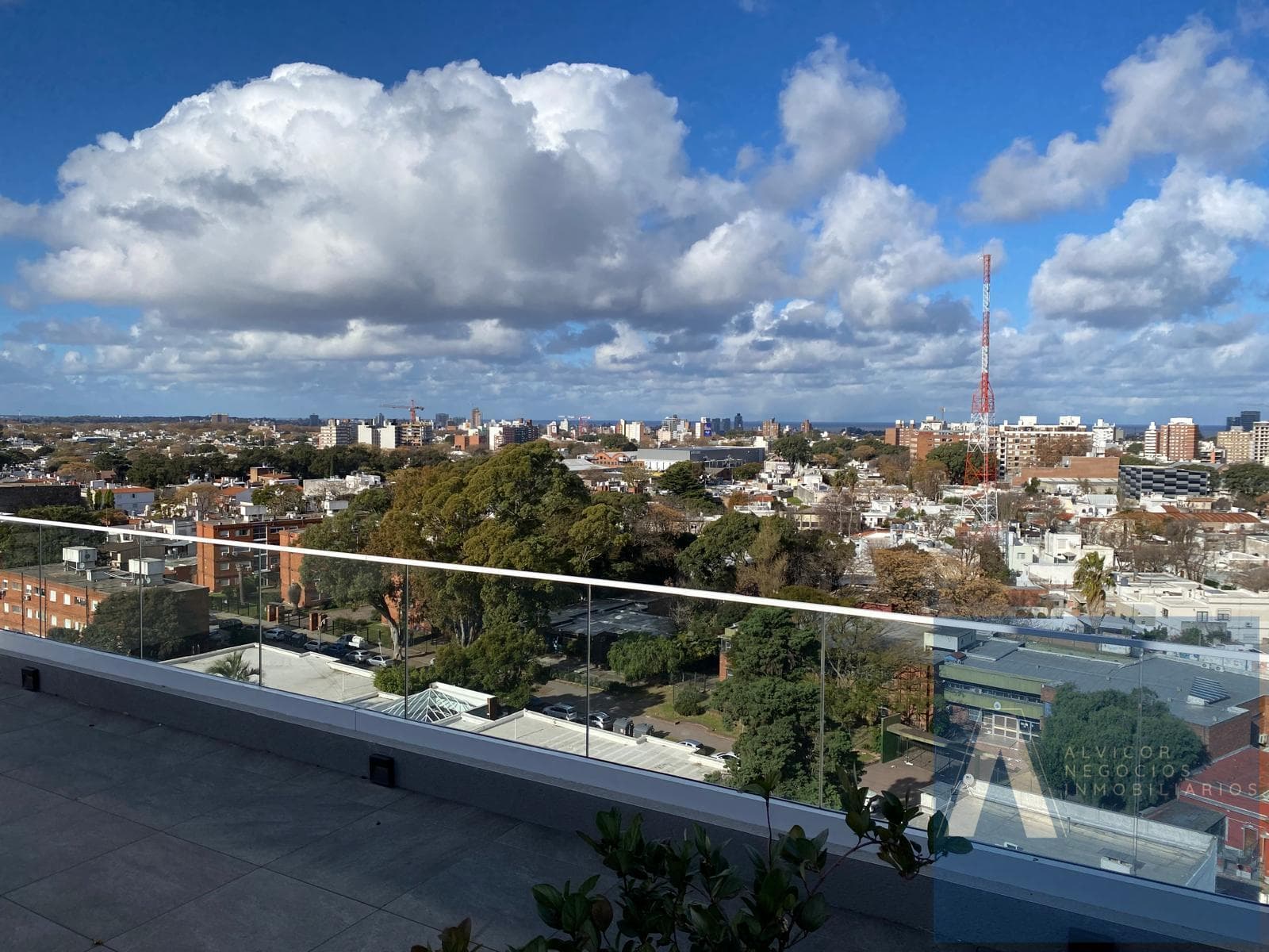 1-Bedroom Apartment for Rent in La Blanqueada, Upper Floor, Unobstructed View!!