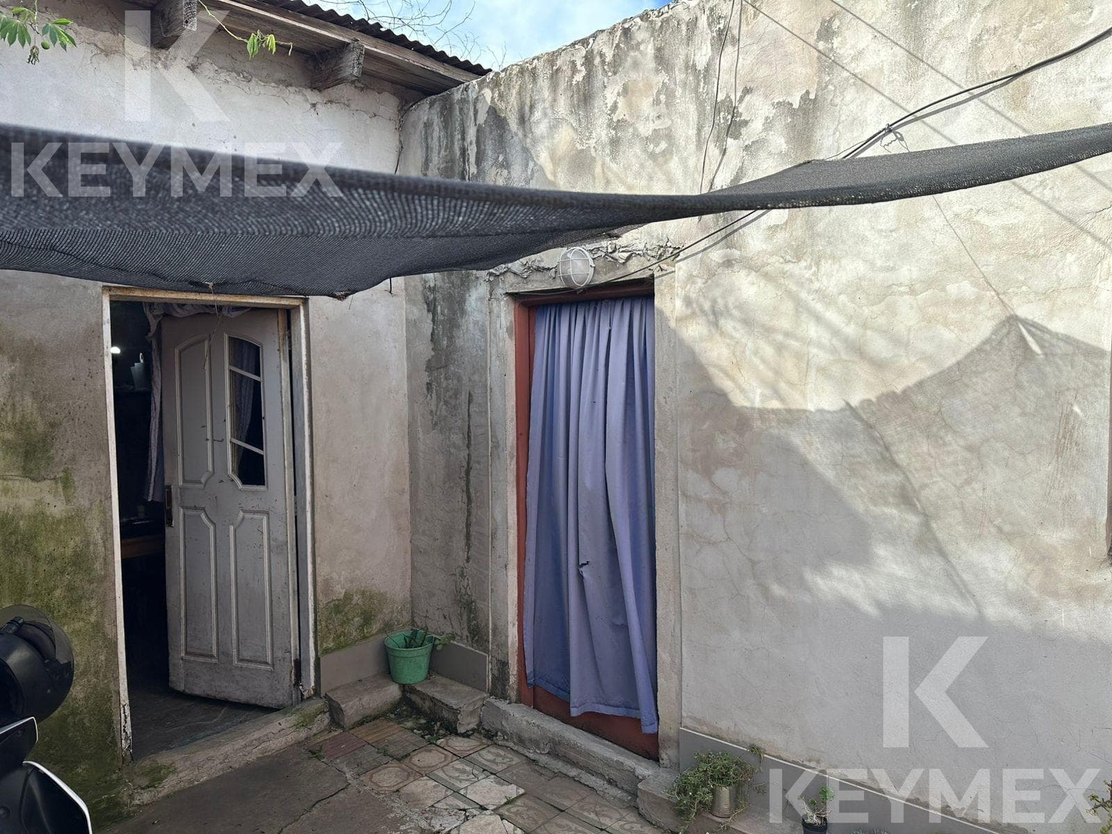 House in need of renovation | inner-block lot | Hipódromo neighborhood | La Plata