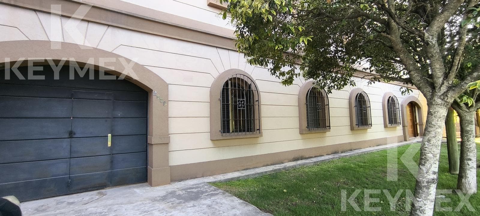 Country house in Villa del Plata, with a pool, park, and barbecue area | Luxury property
