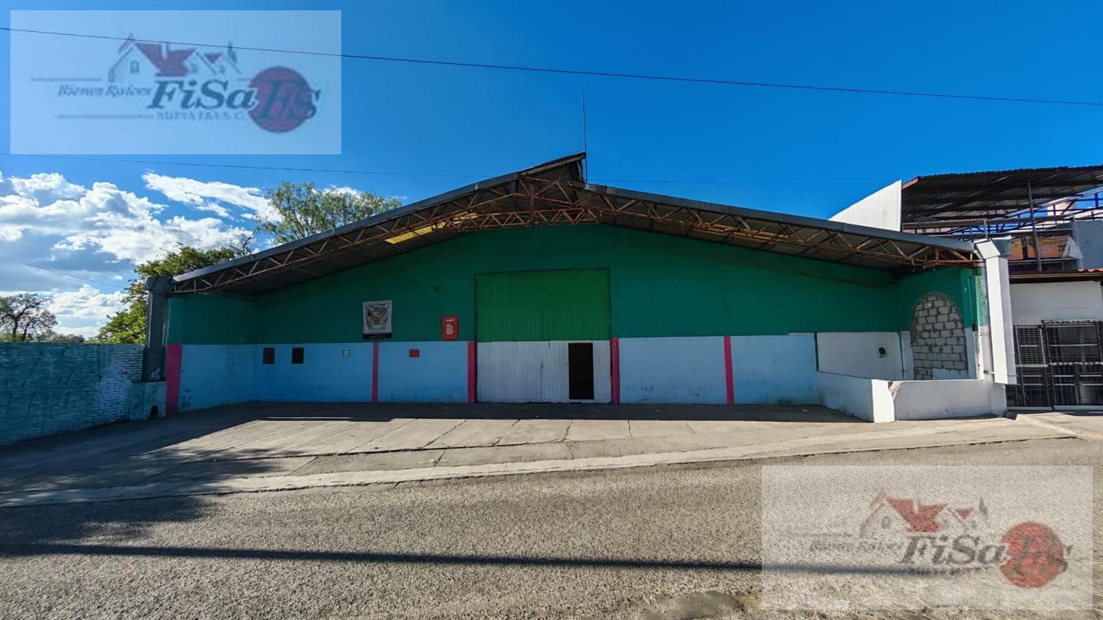 WINE CELLAR FOR SALE ON ALFONSO PATIÑO BOULEVARD