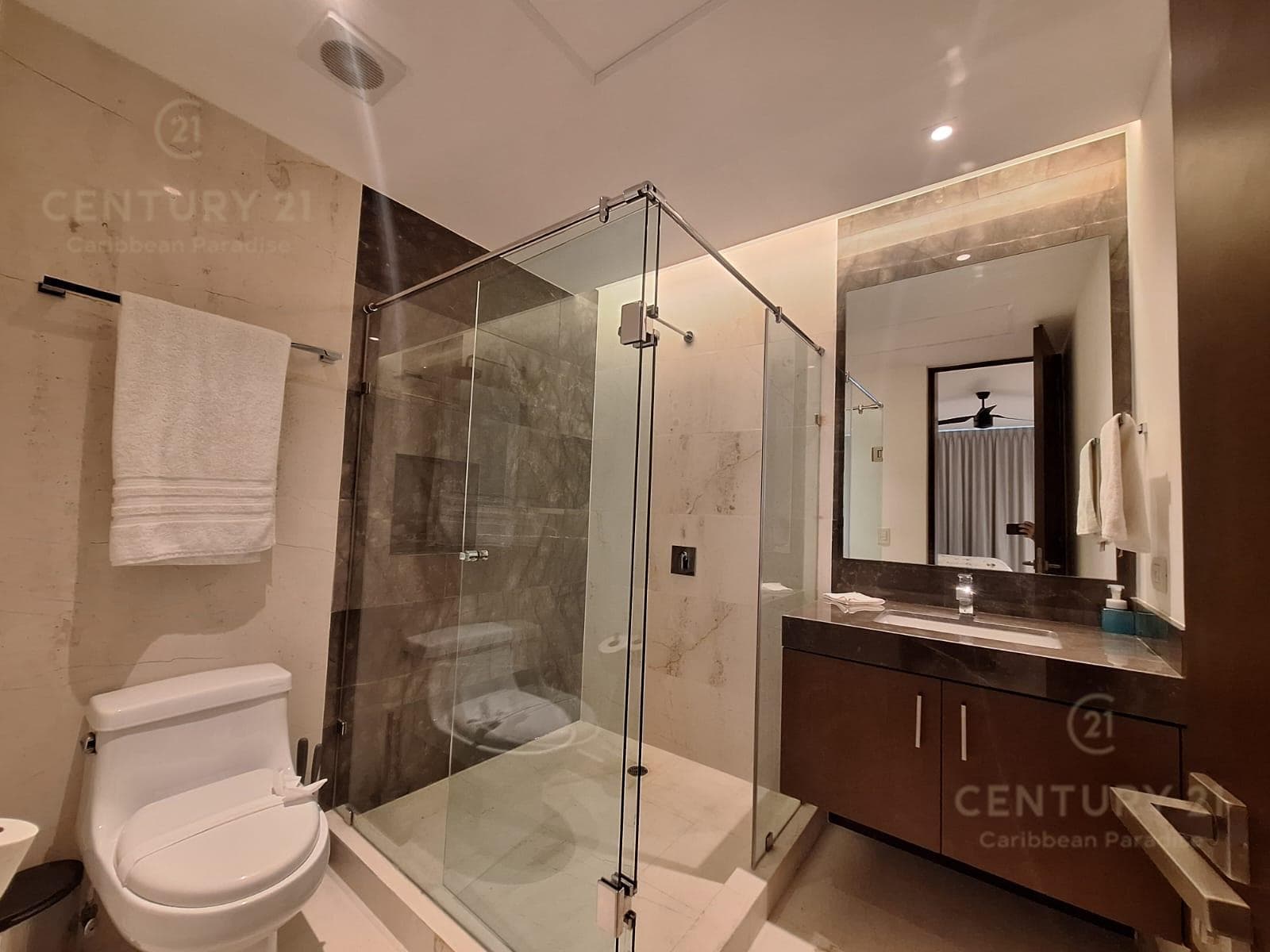 3-Bedroom Apartment for SALE with Balcony on a Corner Lot | Marila Playa Del Carmen P4556