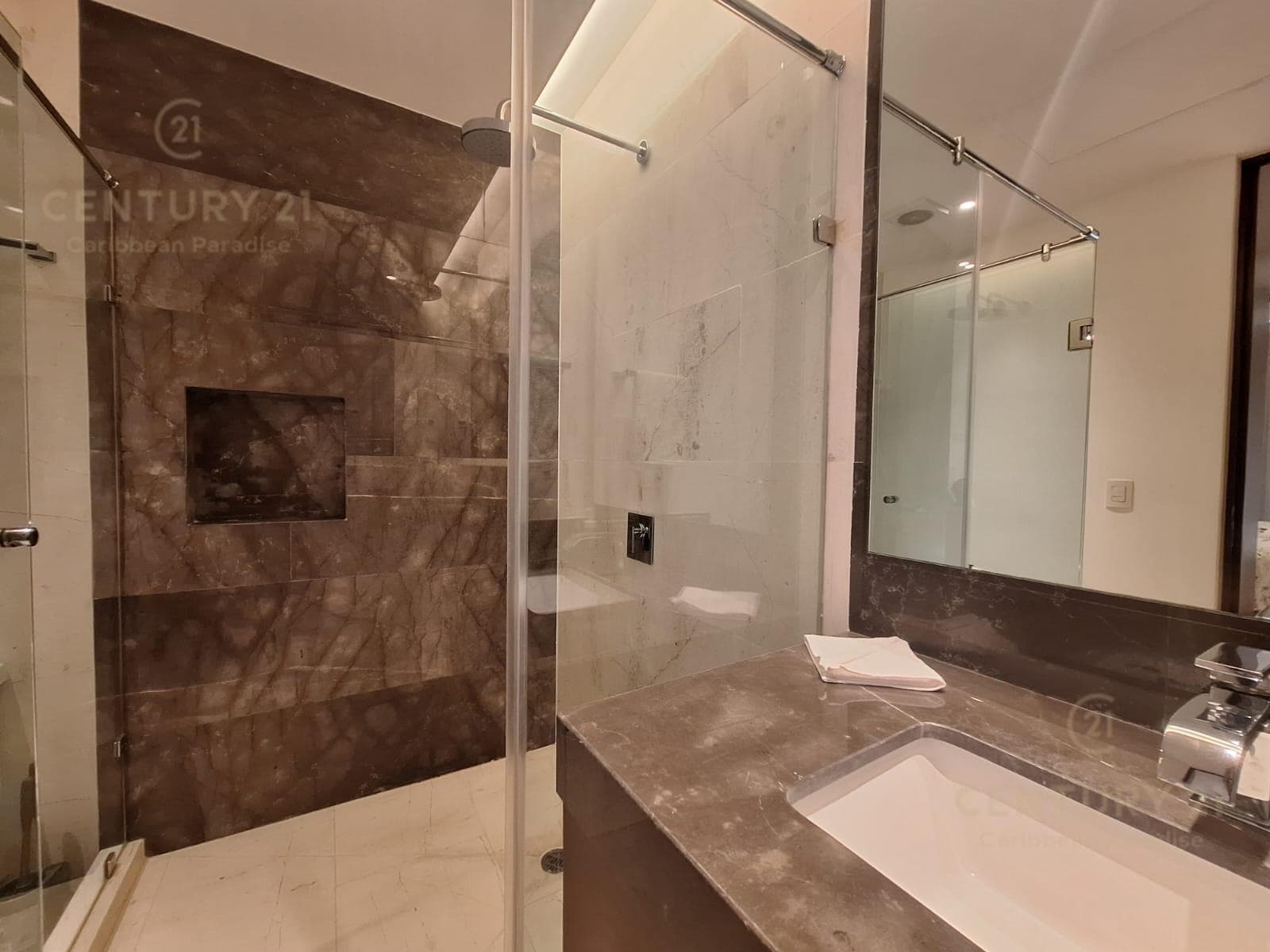 3-Bedroom Apartment for SALE with Balcony on a Corner Lot | Marila Playa Del Carmen P4556