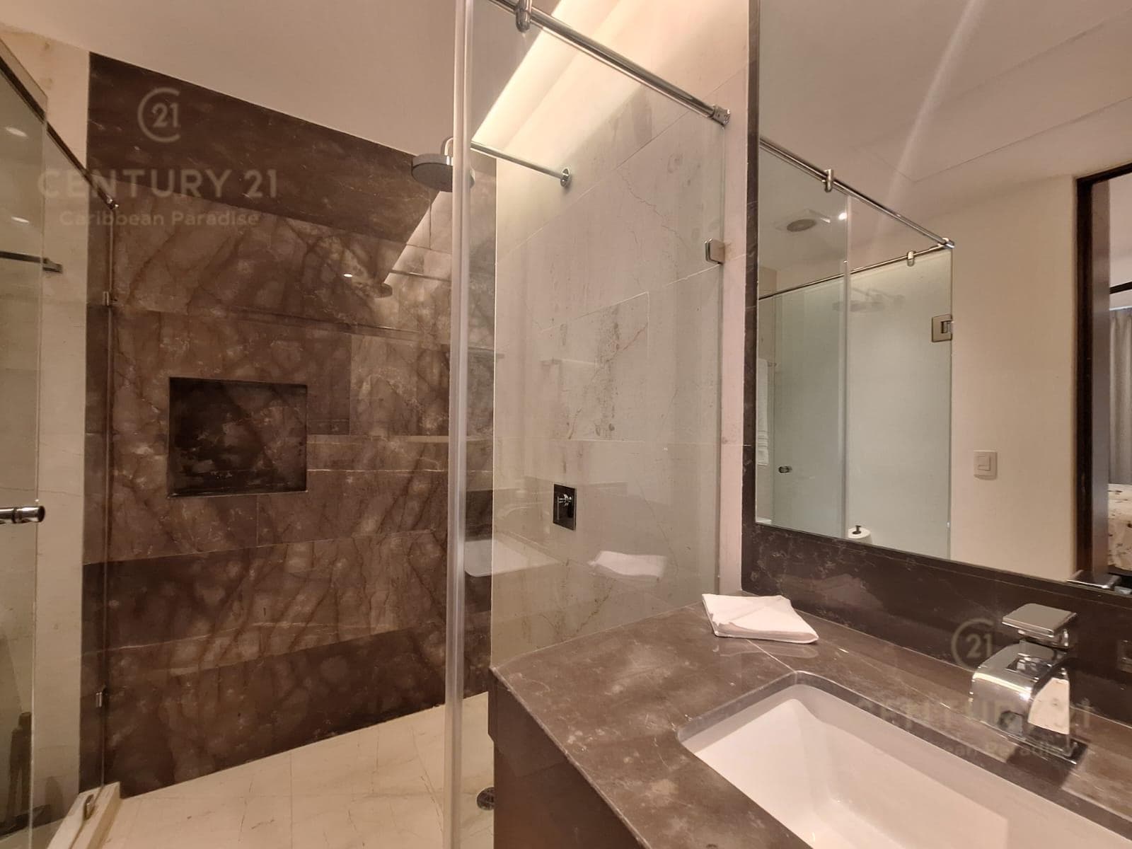 3-Bedroom Apartment for SALE with Balcony on a Corner Lot | Marila Playa Del Carmen P4556