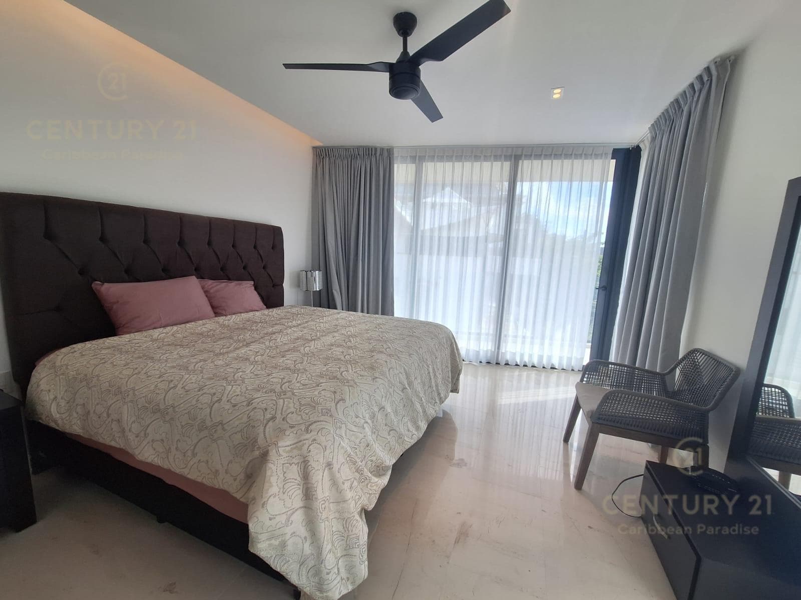 3-Bedroom Apartment for SALE with Balcony on a Corner Lot | Marila Playa Del Carmen P4556