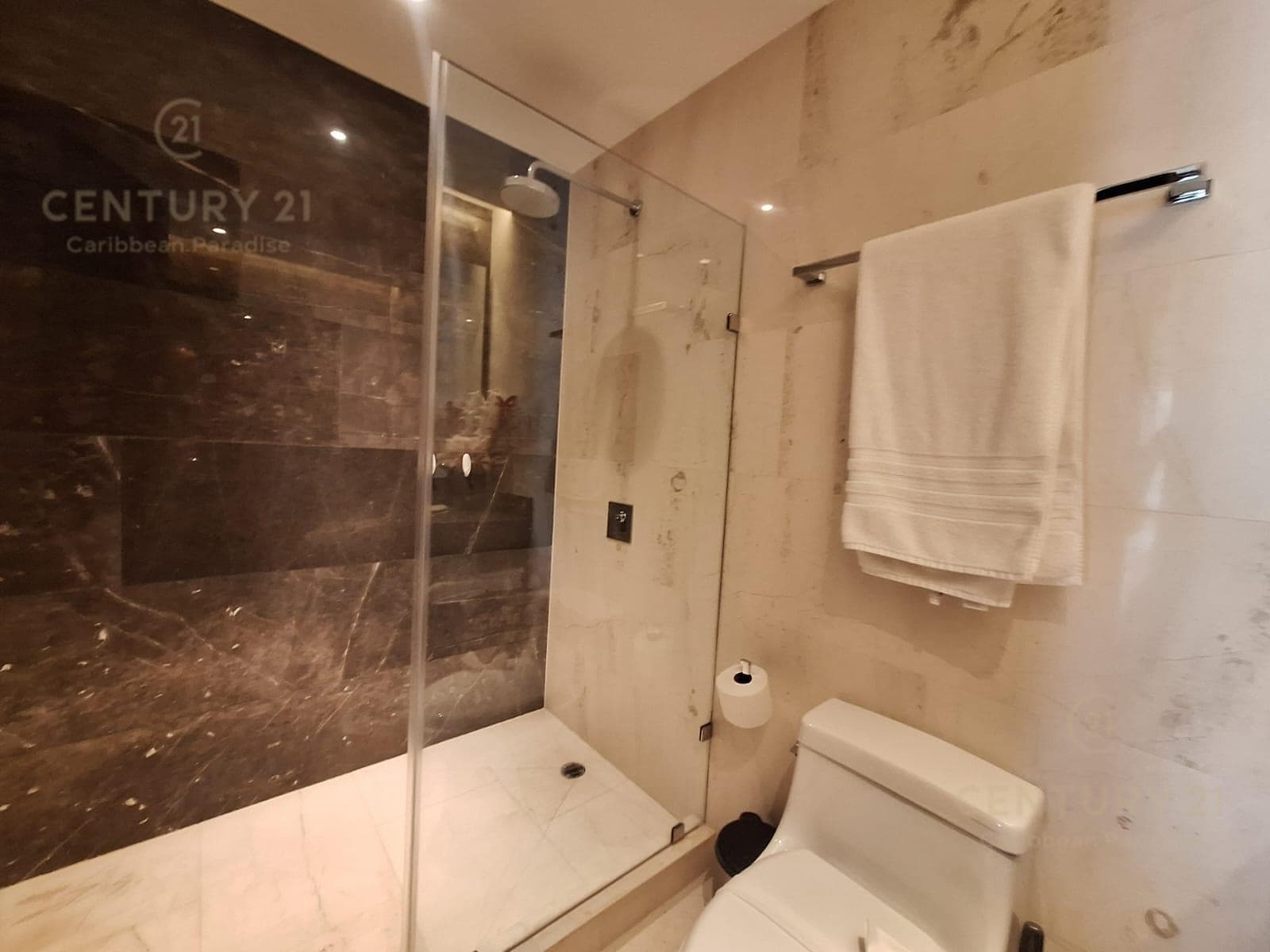 3-Bedroom Apartment for SALE with Balcony on a Corner Lot | Marila Playa Del Carmen P4556