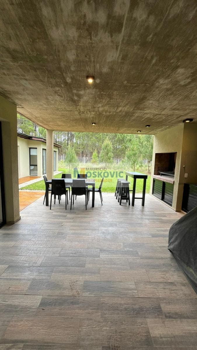 House in Villarobles 444 - For Sale - Brand-new