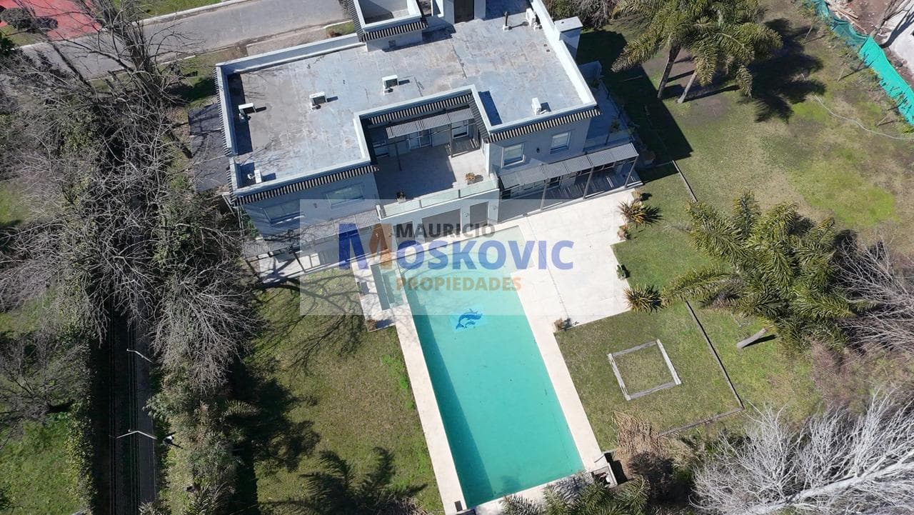 House in El Resuello - for sale - gated community