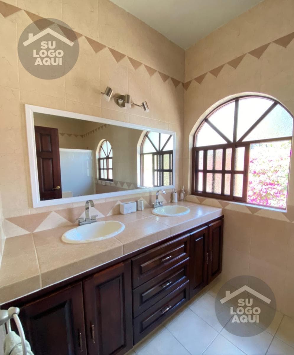 House for Sale in Real del Puente—Excellent Location