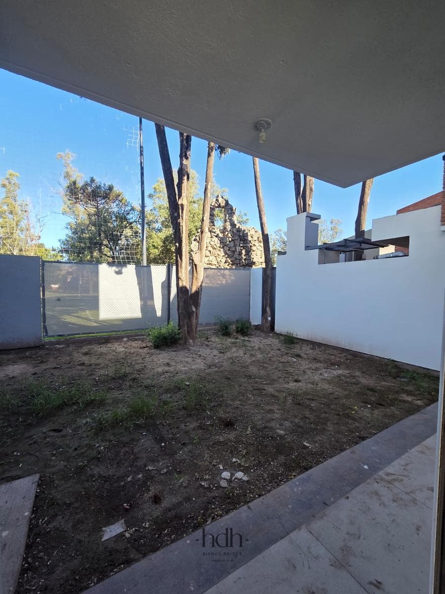 House for rent in Housing Las Veras: 2-bedroom, 1-bathroom duplex with a patio in Valle Escondido