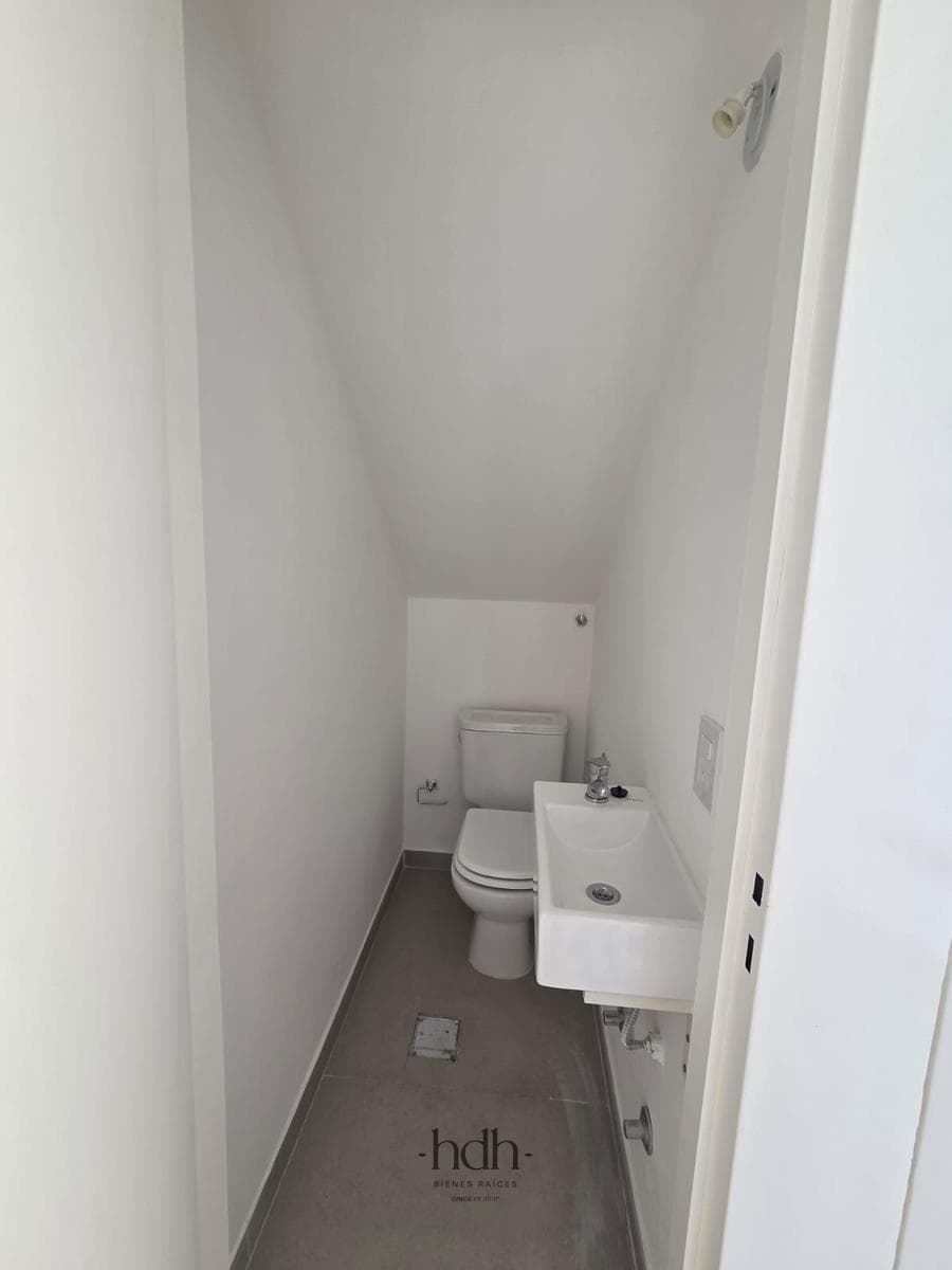 House for rent in Housing Las Veras: 2-bedroom, 1-bathroom duplex with a patio in Valle Escondido