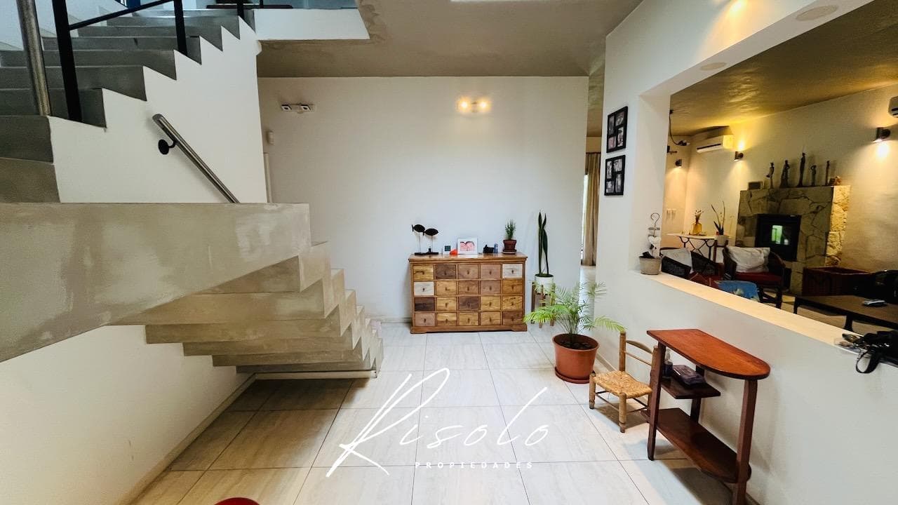 House for Sale. 3 bedrooms, Home Office, Playroom. Pool. Gated Community, North Zone, Escobar