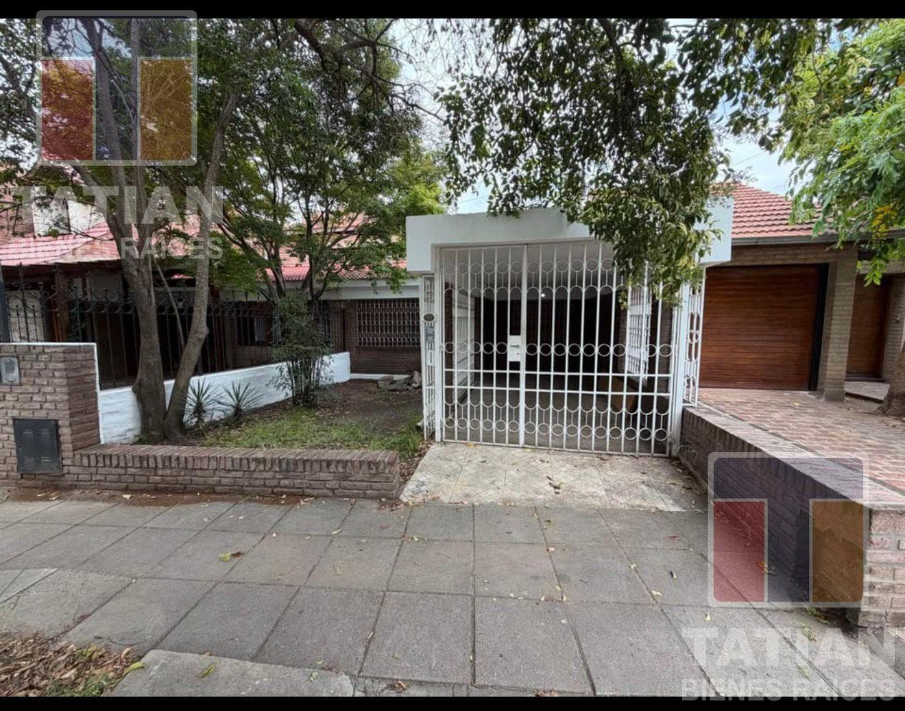 Your Getaway in Cerro Chico! Sturdy 2-Bedroom House with a Spacious Patio and Garage