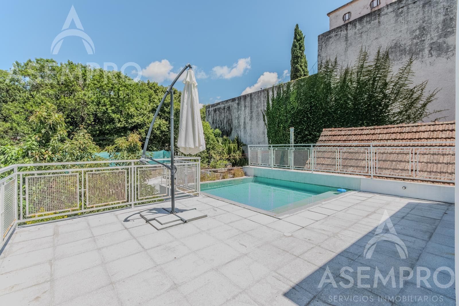 For Sale: Renovated House—5 Rooms—Garden, Terrace, and Pool!