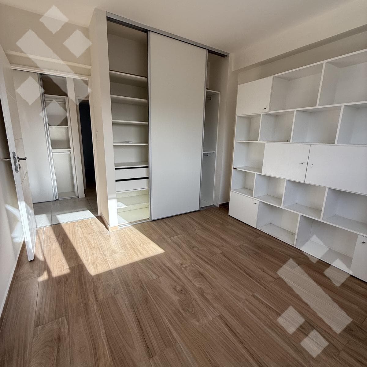 FOR SALE: 3-Bedroom Apartment, 2 Parking Spaces, Jardines del Rey Neighborhood - Neuquén