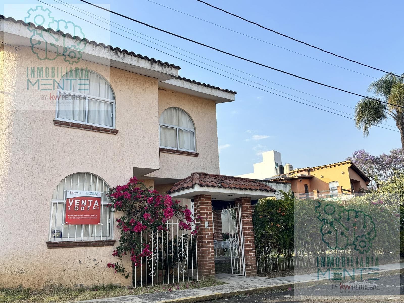 HOUSE FOR SALE IN A SUBDIVISION IN COLONIA LOMAS TETELA, CUERNAVACA, MORELOS.