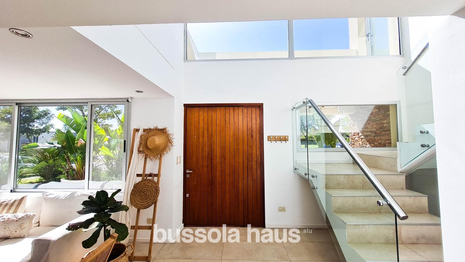 House for Sale at 100 Ceibos Street, lot by the water, Puertos Escobar
