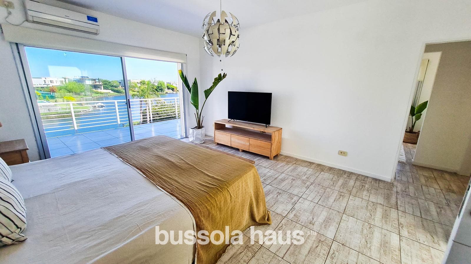 House for Sale at 100 Ceibos Street, lot by the water, Puertos Escobar