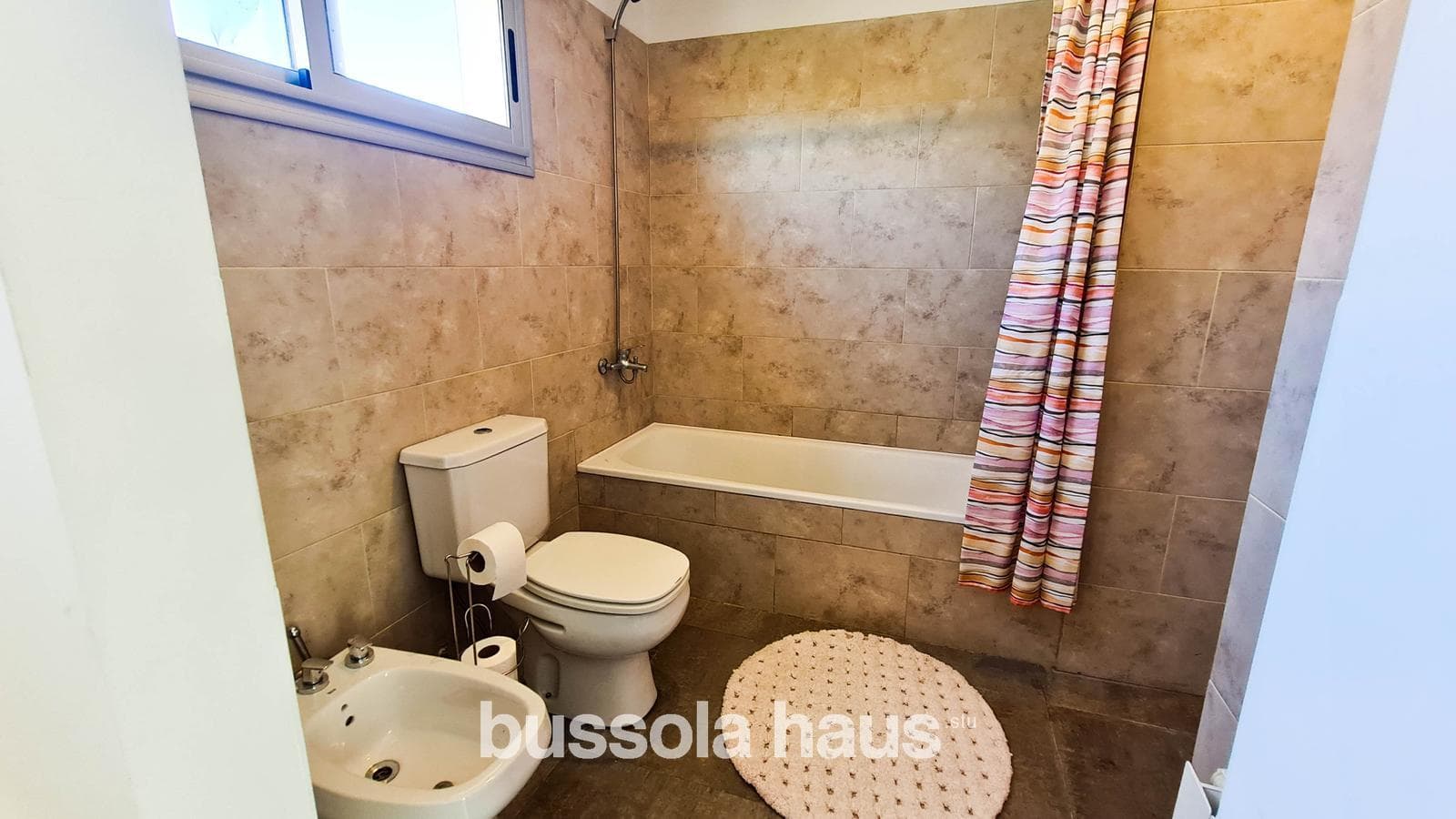 House for Sale at 100 Ceibos Street, lot by the water, Puertos Escobar