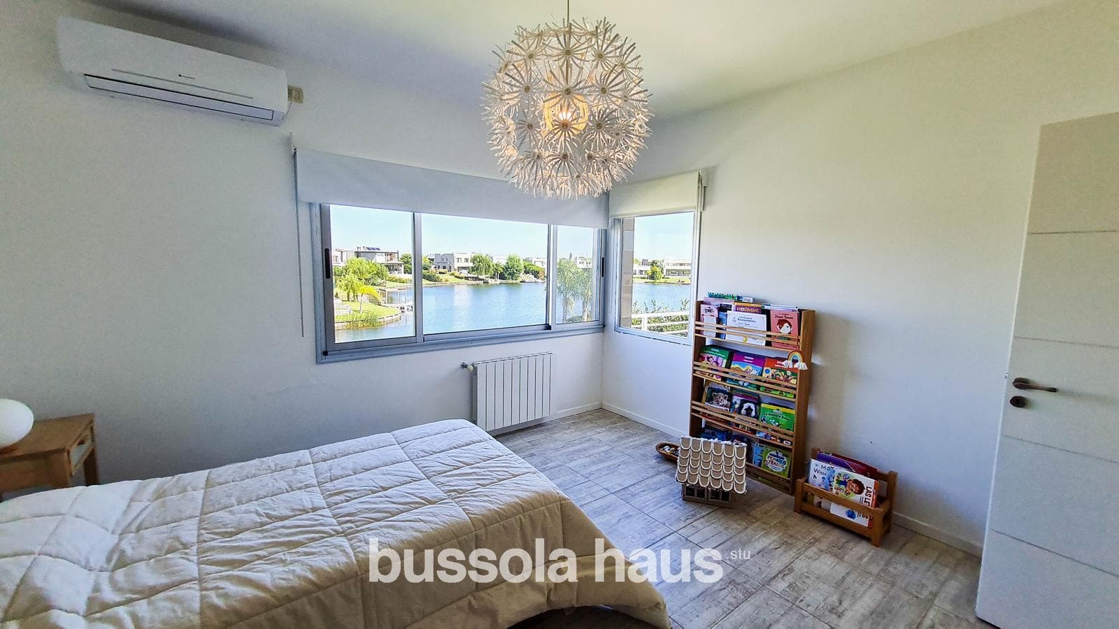 House for Sale at 100 Ceibos Street, lot by the water, Puertos Escobar