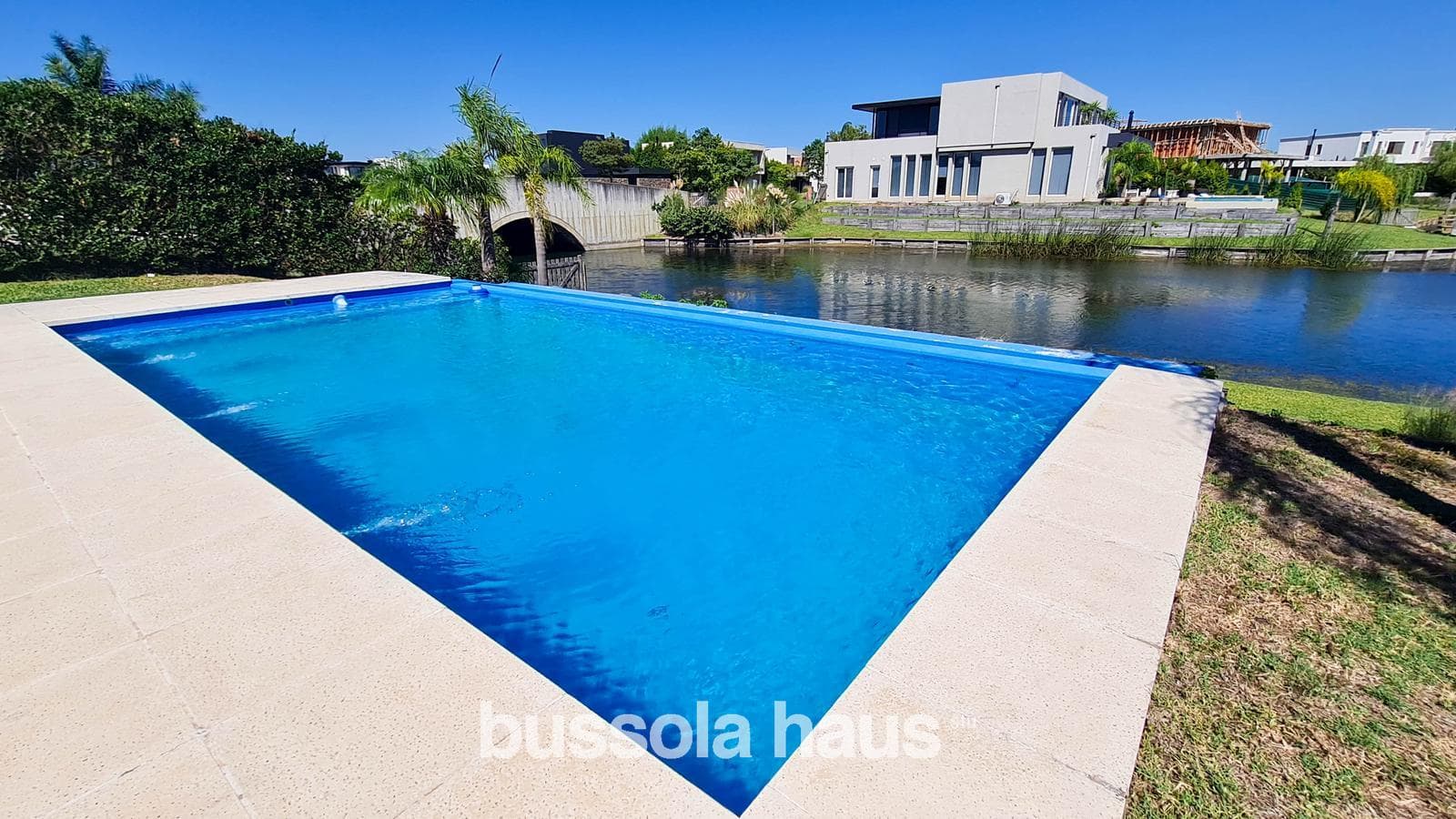 House for Sale at 100 Ceibos Street, lot by the water, Puertos Escobar