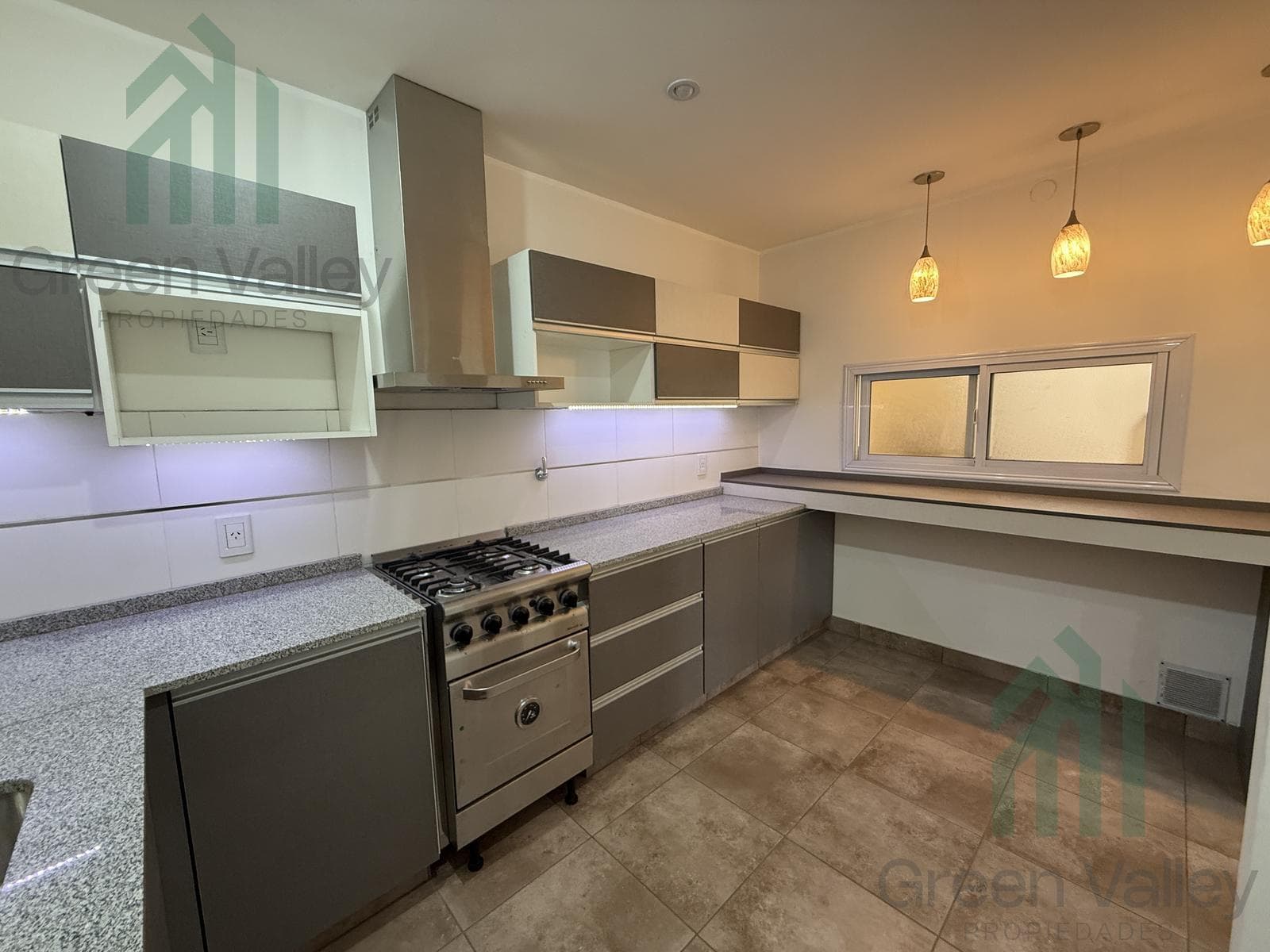 House for sale: 4 bedrooms and 3 bathrooms in Mendoza City