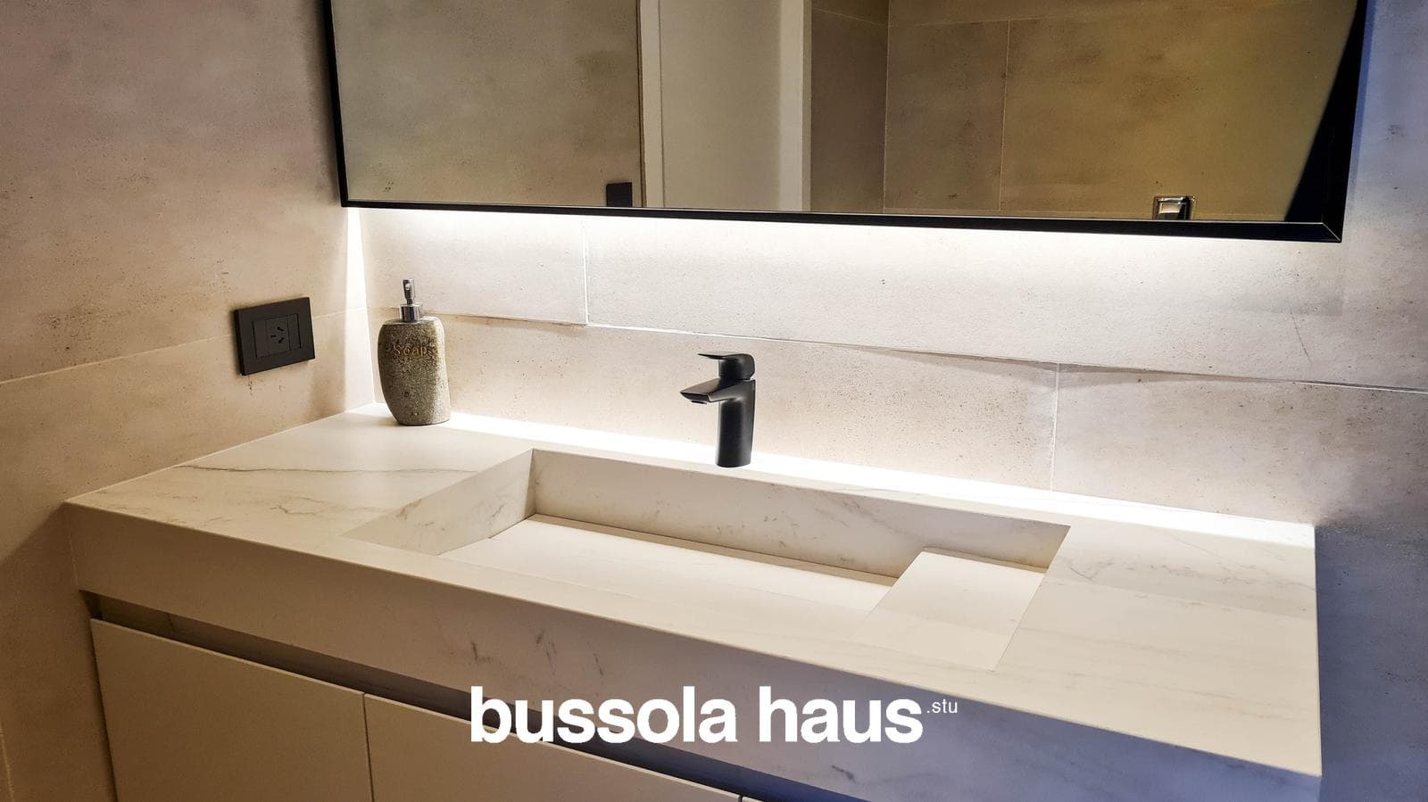 4-Bedroom House by the River in El Yacht Nordelta