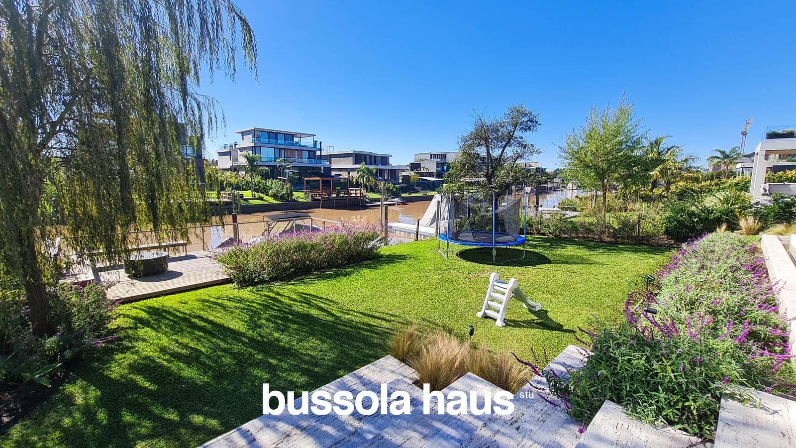 4-Bedroom House by the River in El Yacht Nordelta