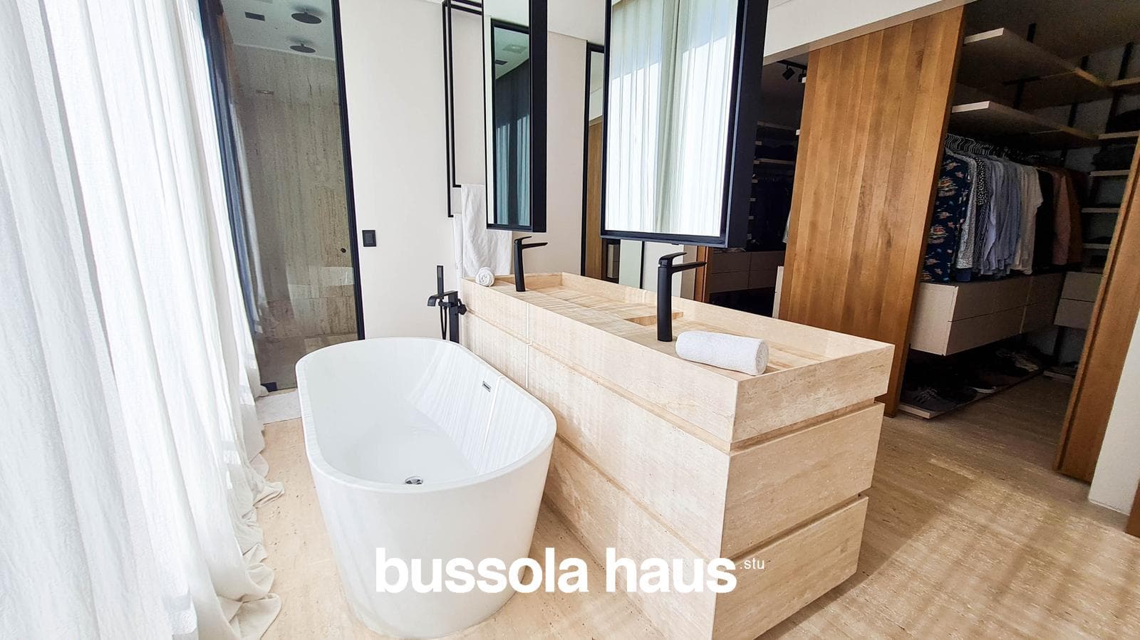 4-Bedroom House by the River in El Yacht Nordelta
