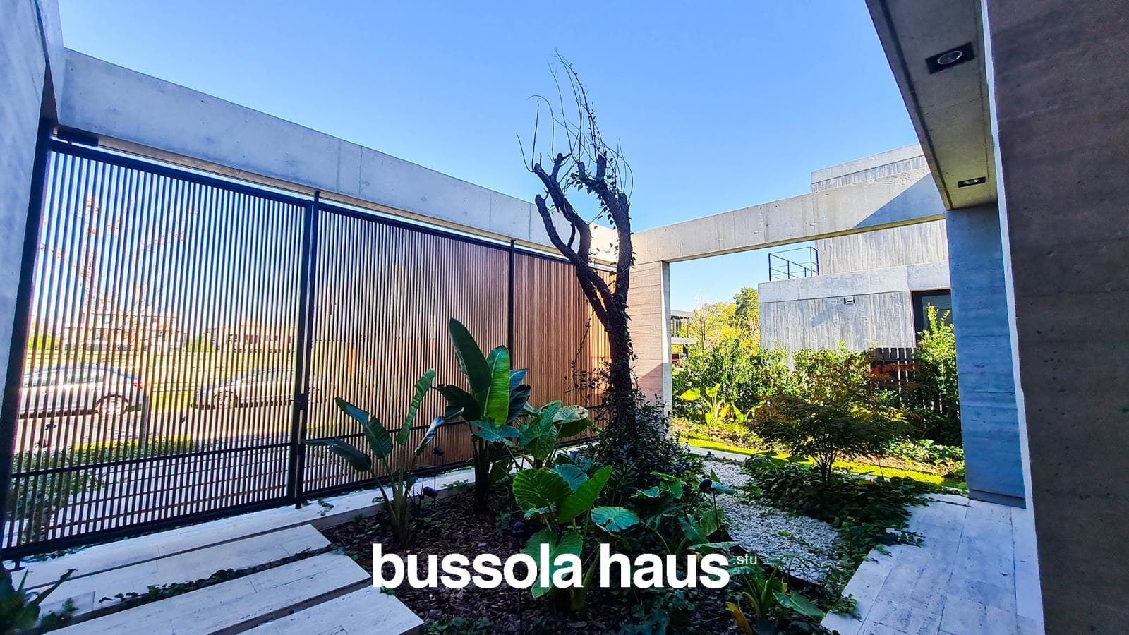 4-Bedroom House by the River in El Yacht Nordelta