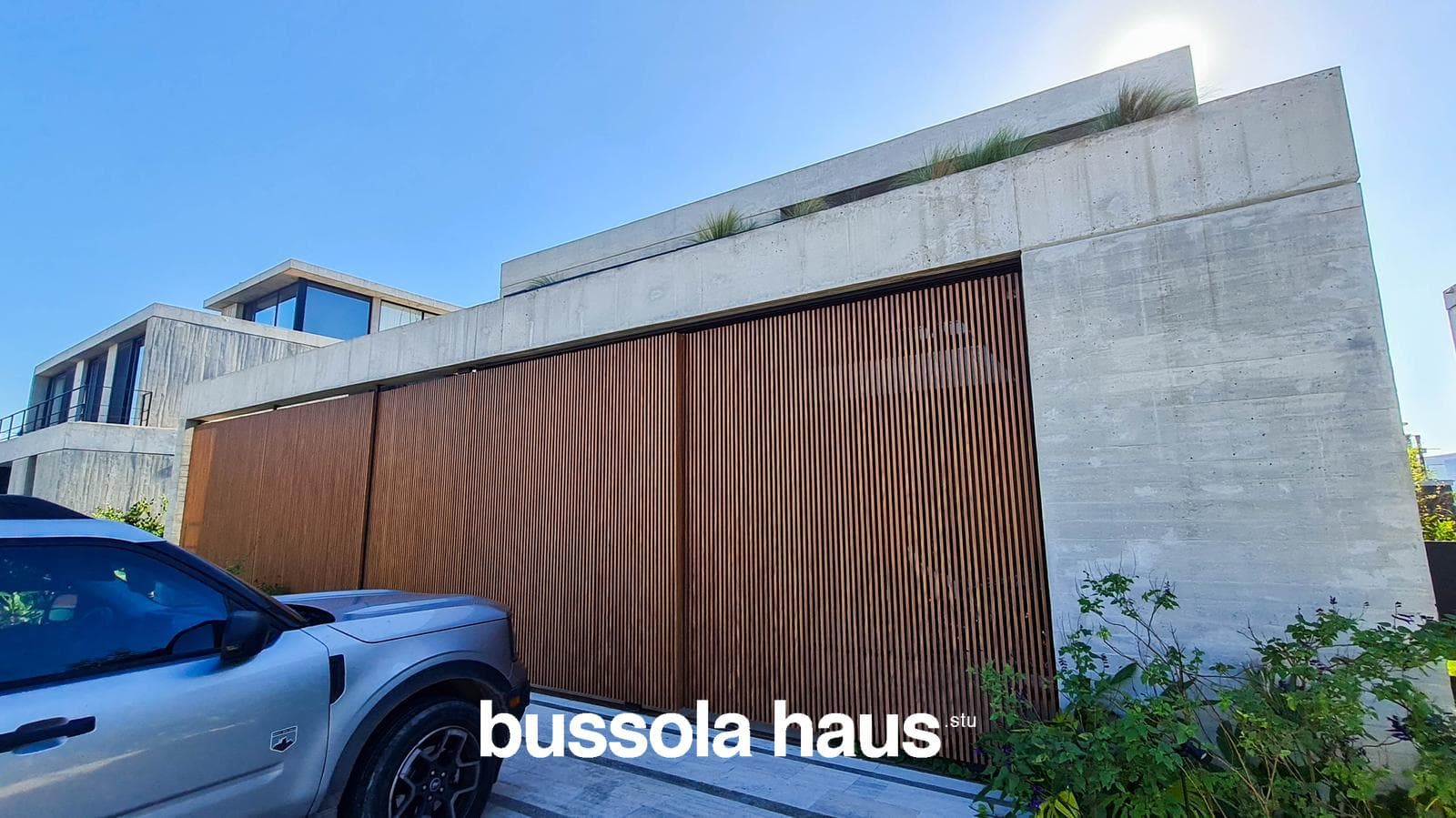4-Bedroom House by the River in El Yacht Nordelta